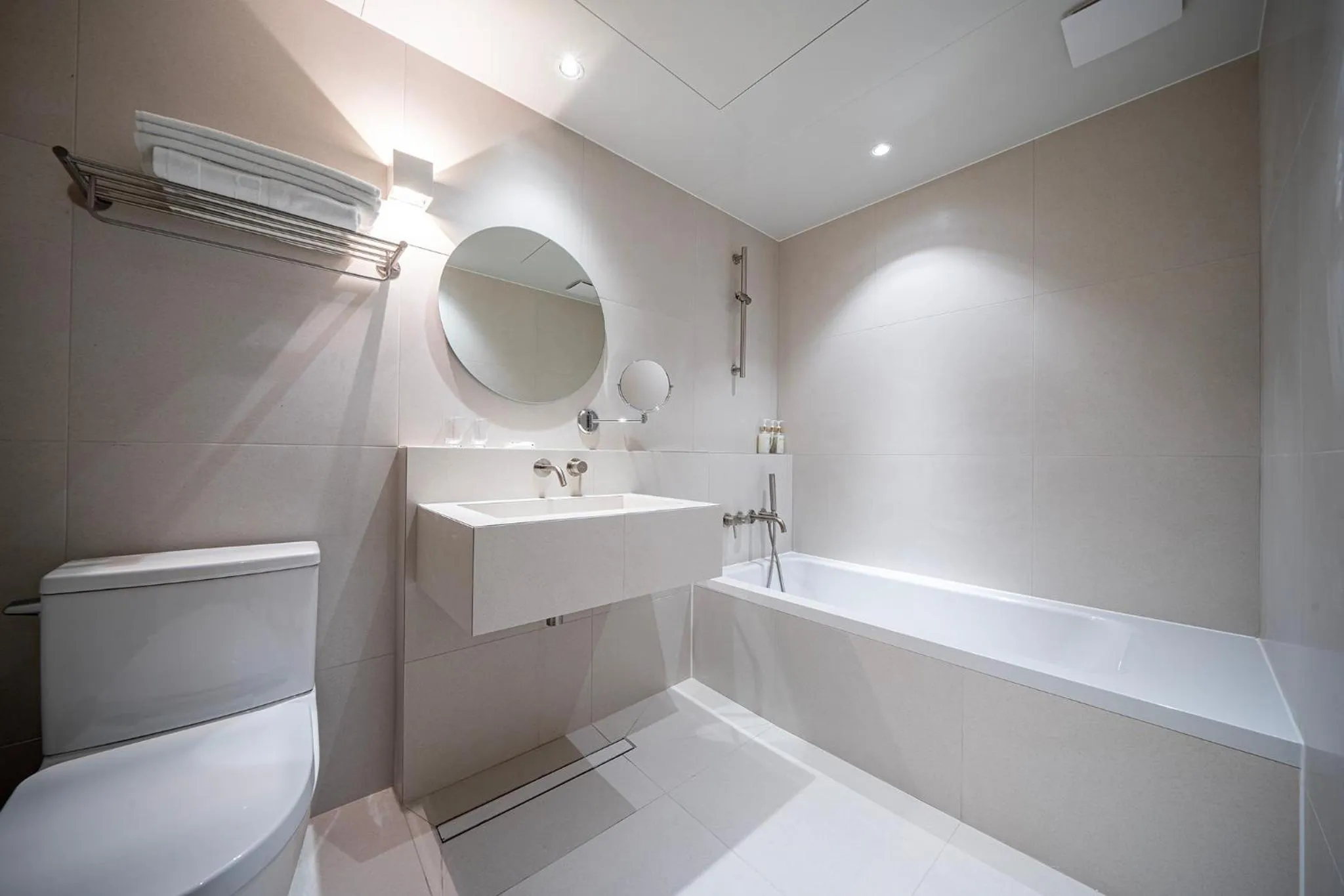 Bathroom in H Avenue Gumi Okgye