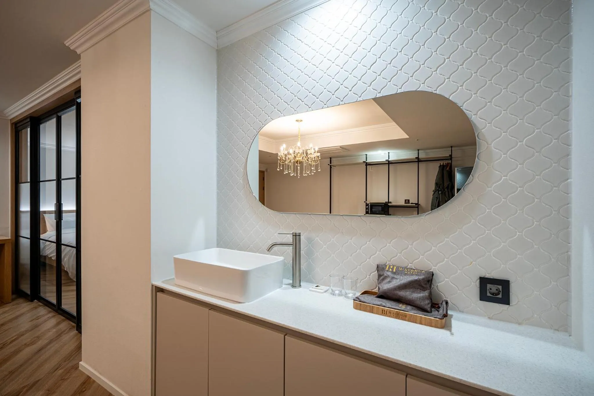 Photo of the whole room in H Avenue Gumi Okgye