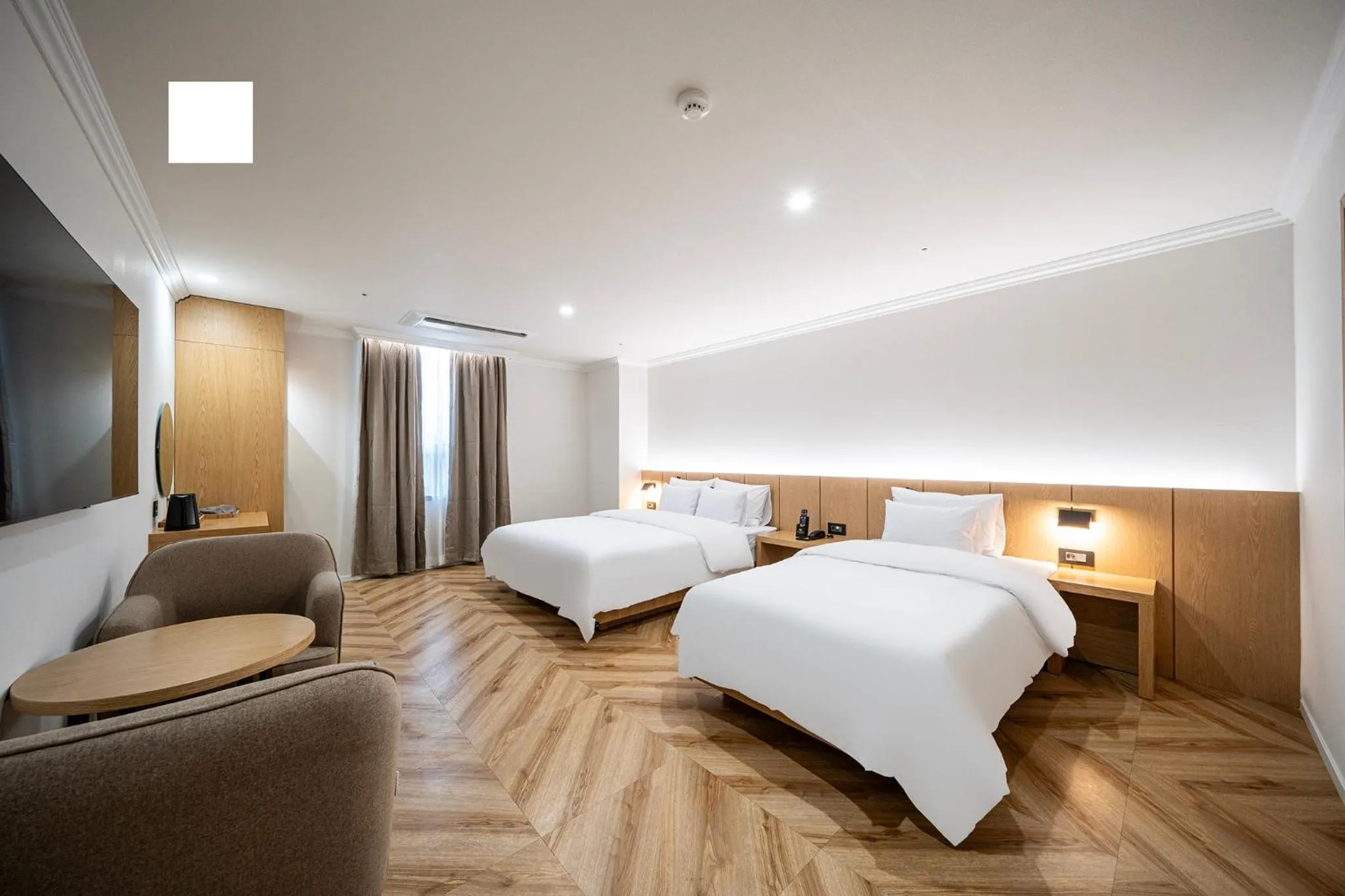 Photo of the whole room, Bed in H Avenue Gumi Okgye