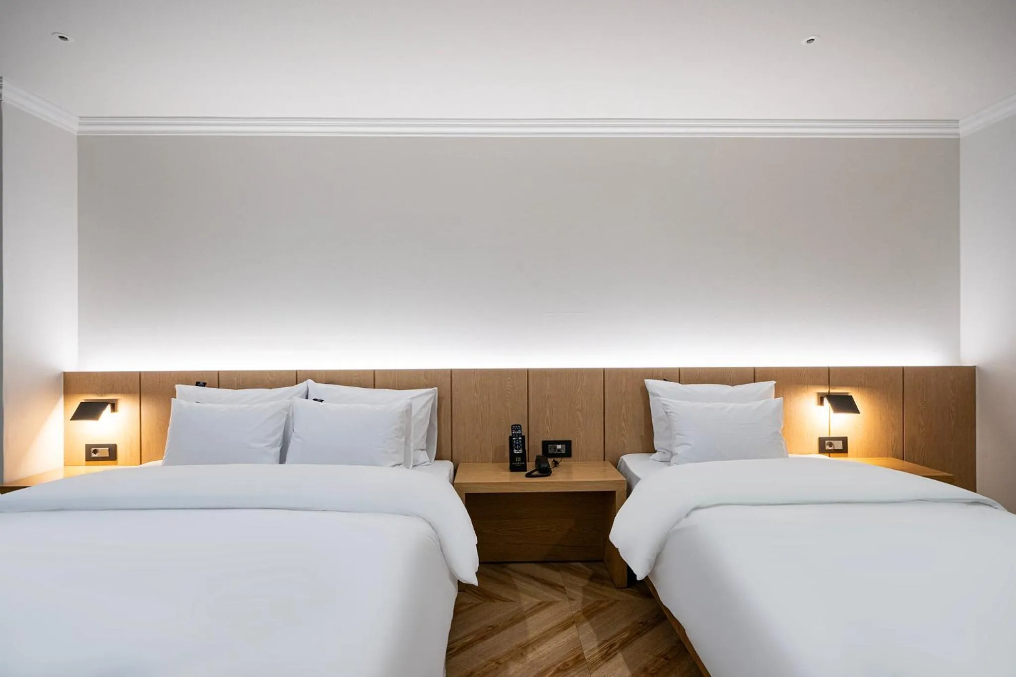 Photo of the whole room, Bed in H Avenue Gumi Okgye