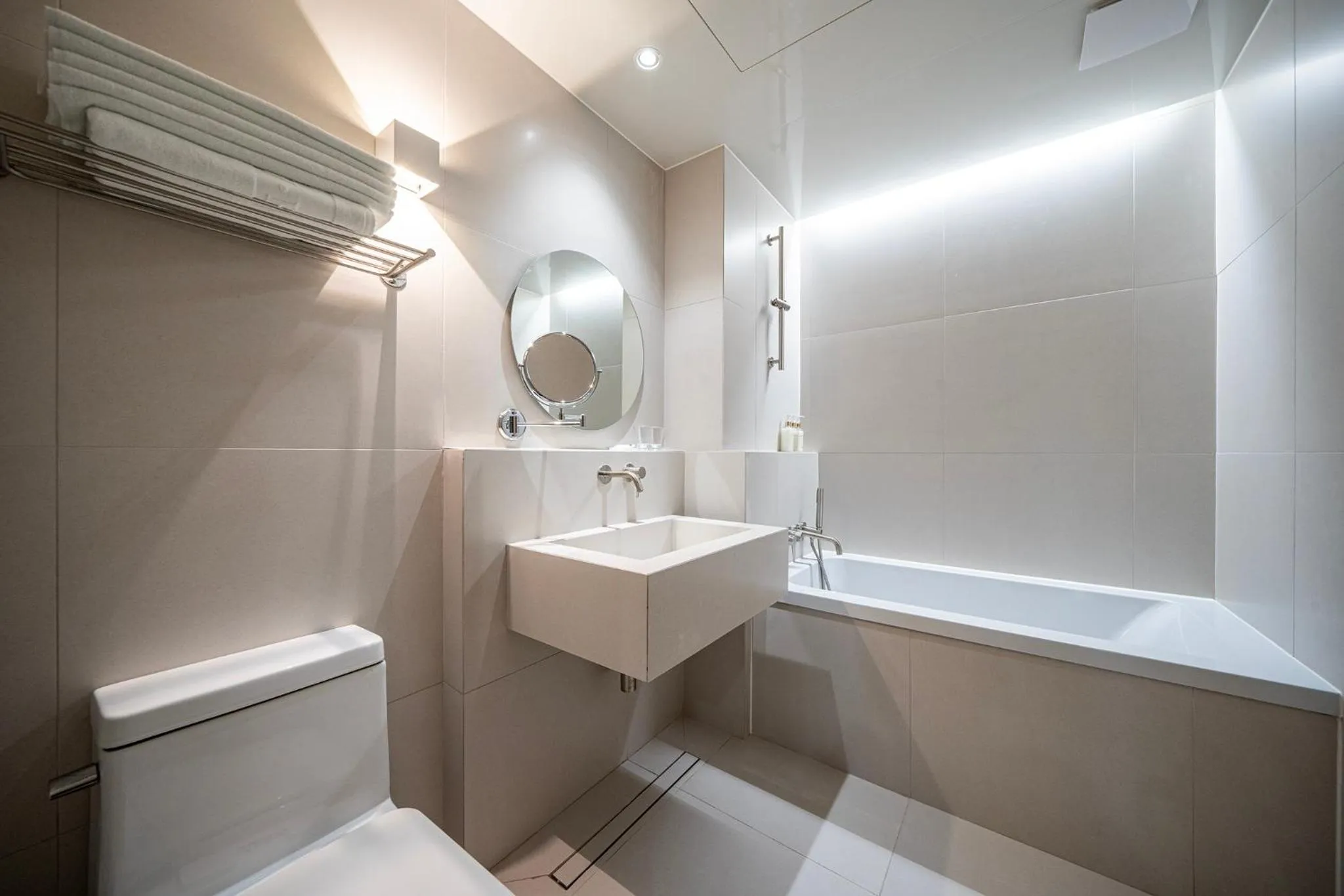 Bathroom in H Avenue Gumi Okgye