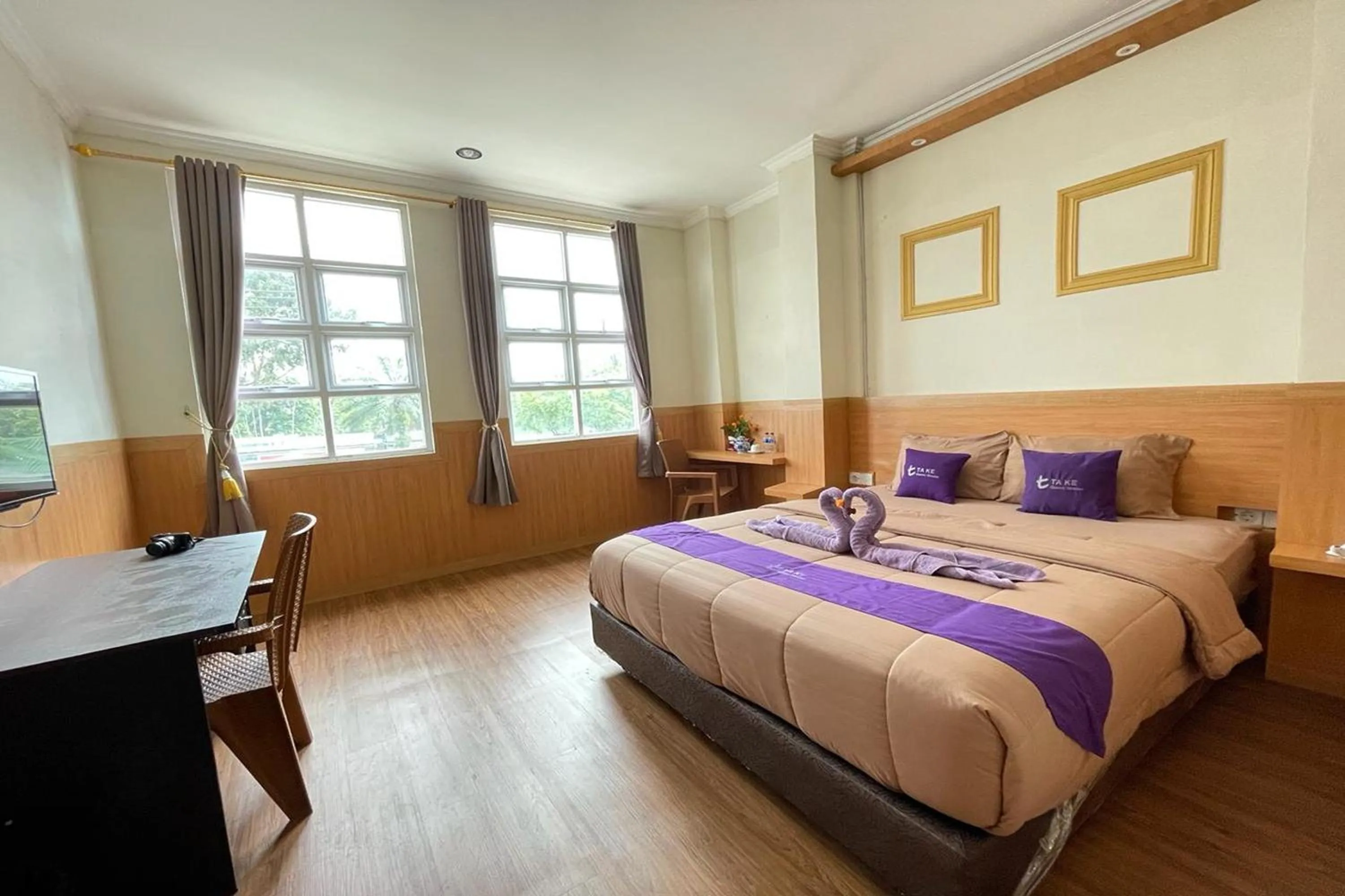 Bedroom, Bed in Take Guesthouse 1