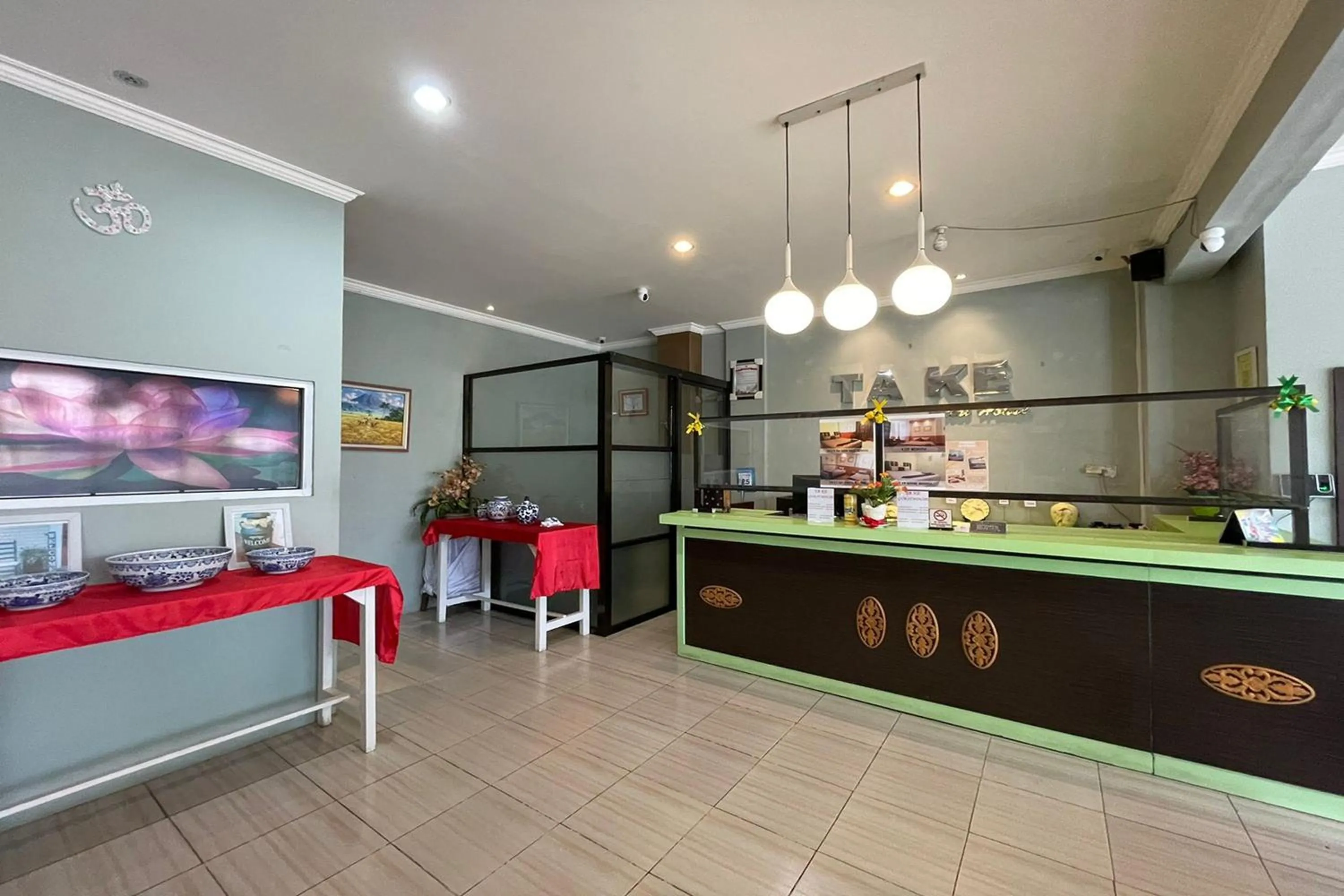 Restaurant/places to eat in Take Guesthouse 1