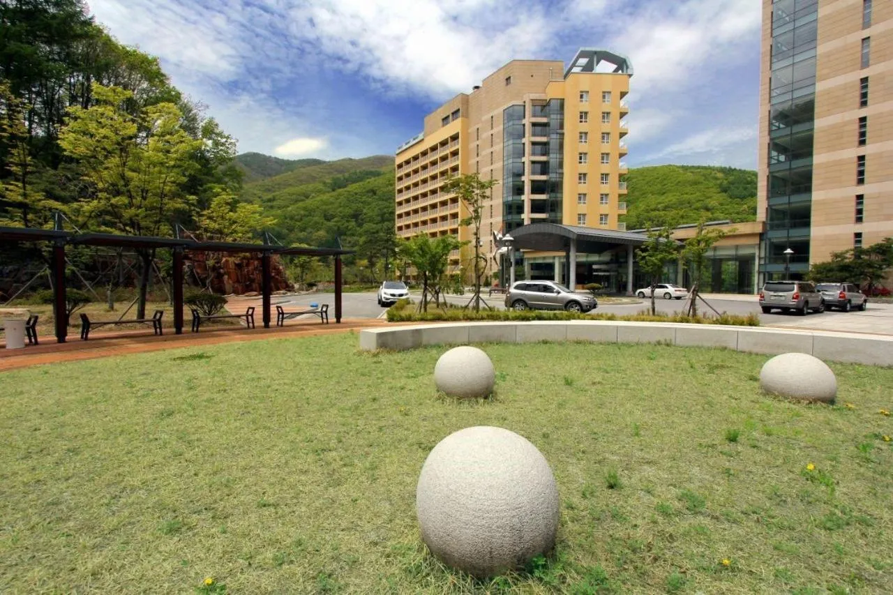 Garden in High Castle Resort