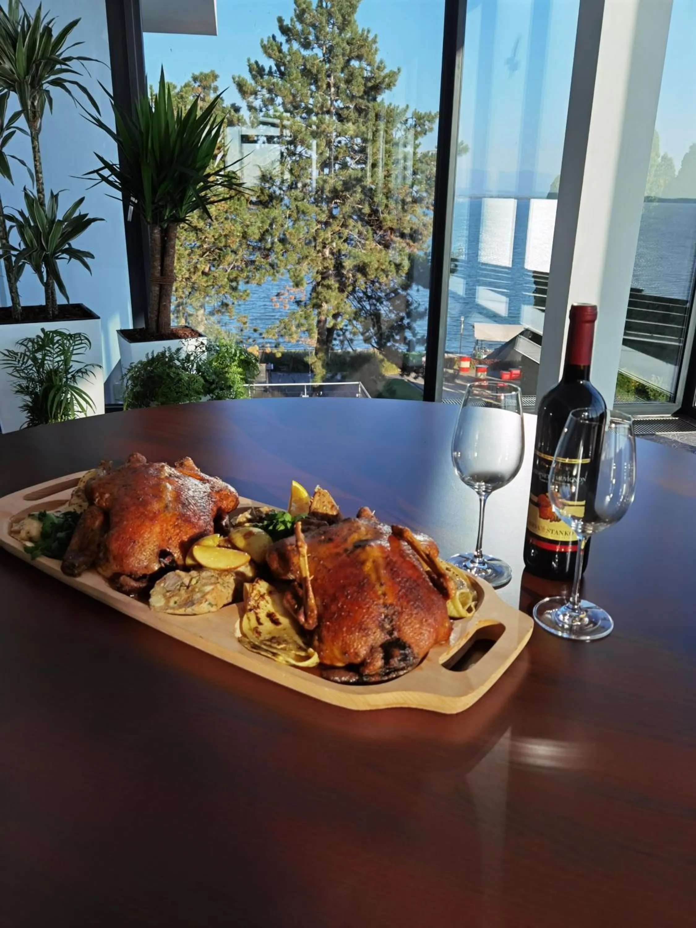 Restaurant/places to eat in Hotel Eurobus