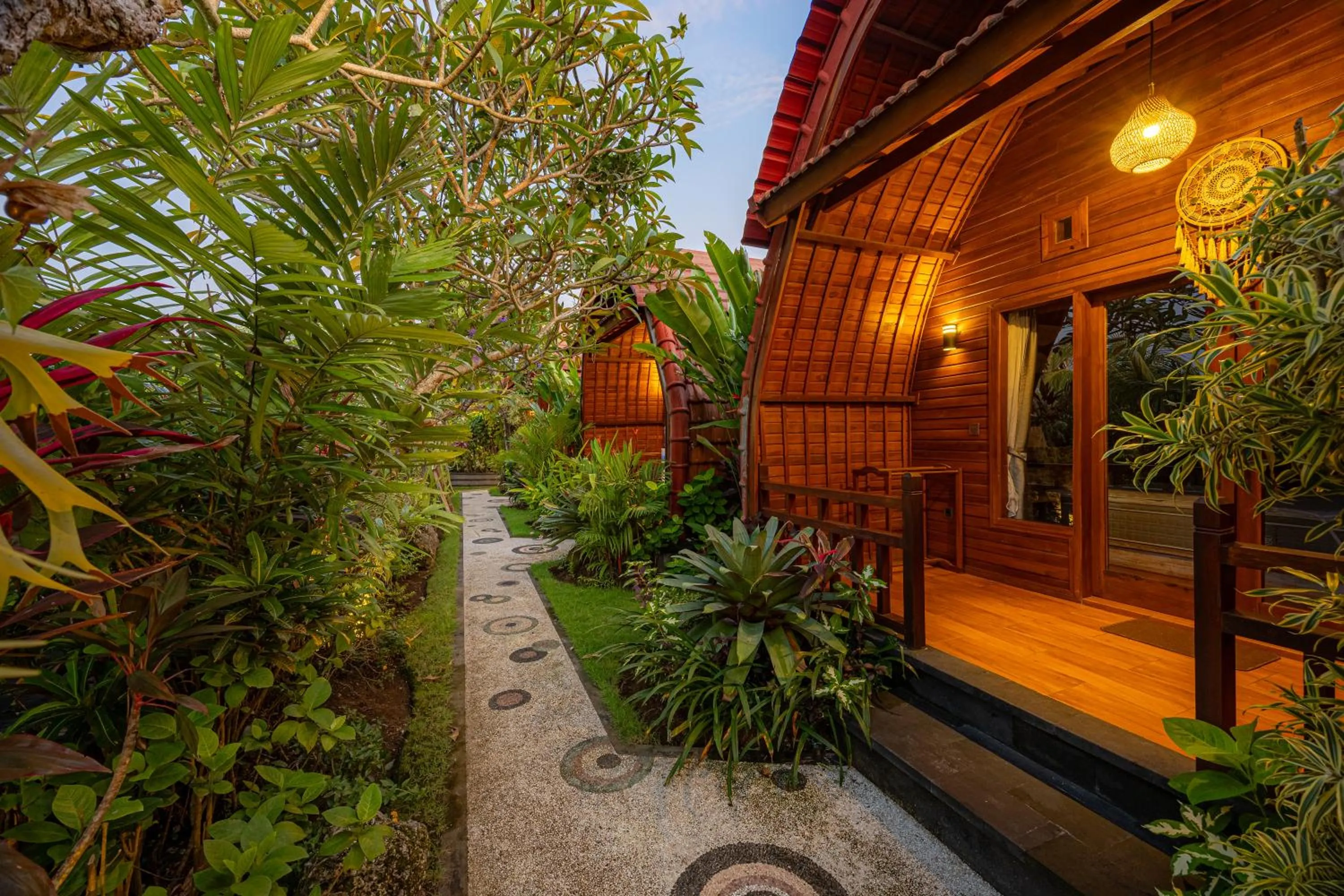 Garden in Cove Jiwana Villa