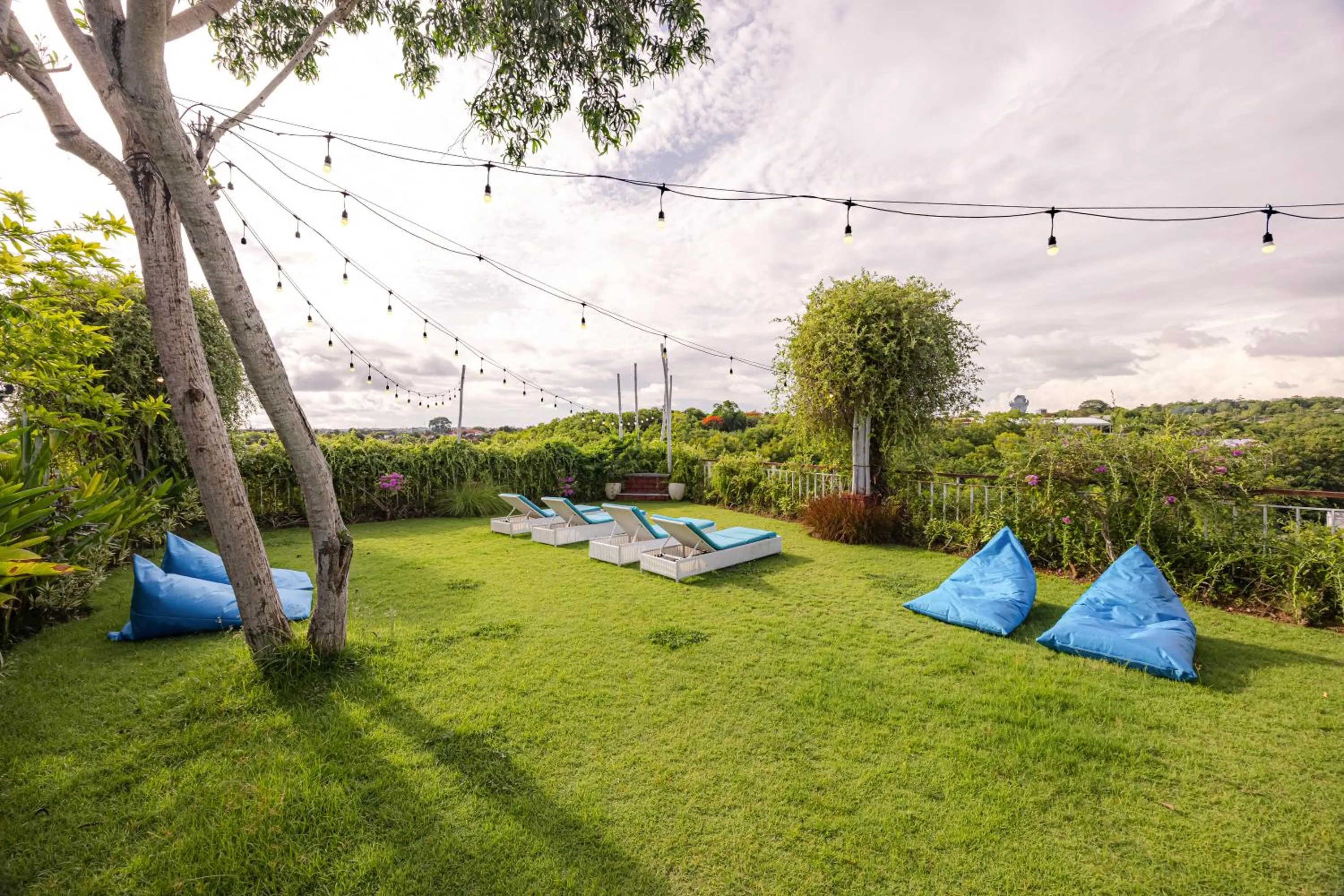 Garden in Cove Jiwana Villa