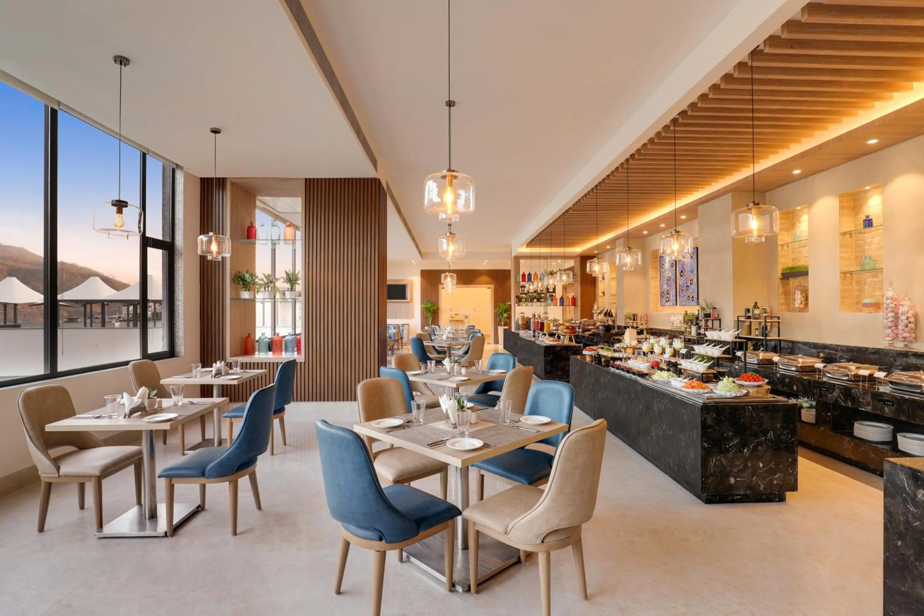 Restaurant/places to eat in Lemon Tree Hotel, Tapovan Rishikesh