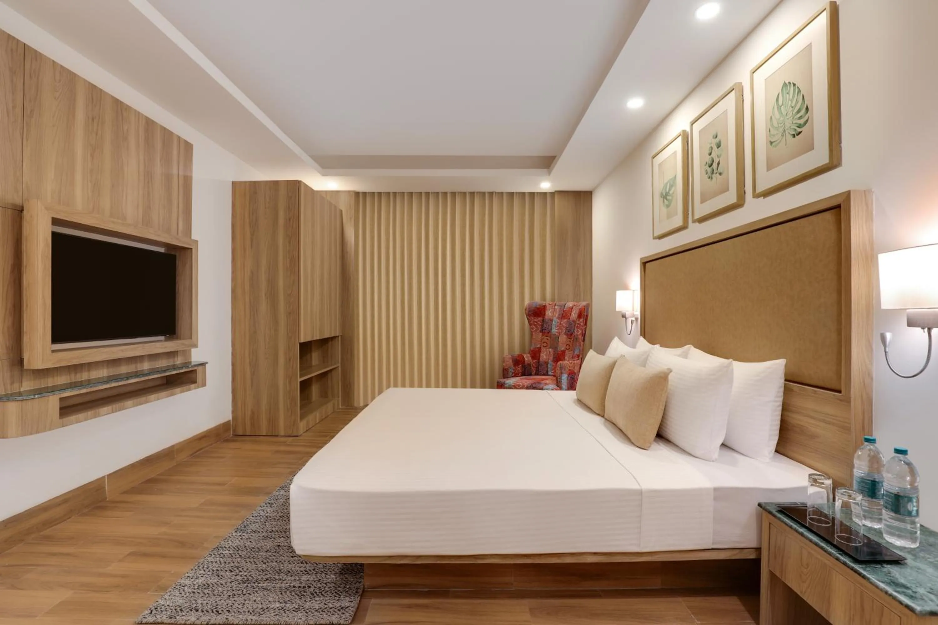 Bedroom, Bed in Lemon Tree Hotel, Tapovan Rishikesh