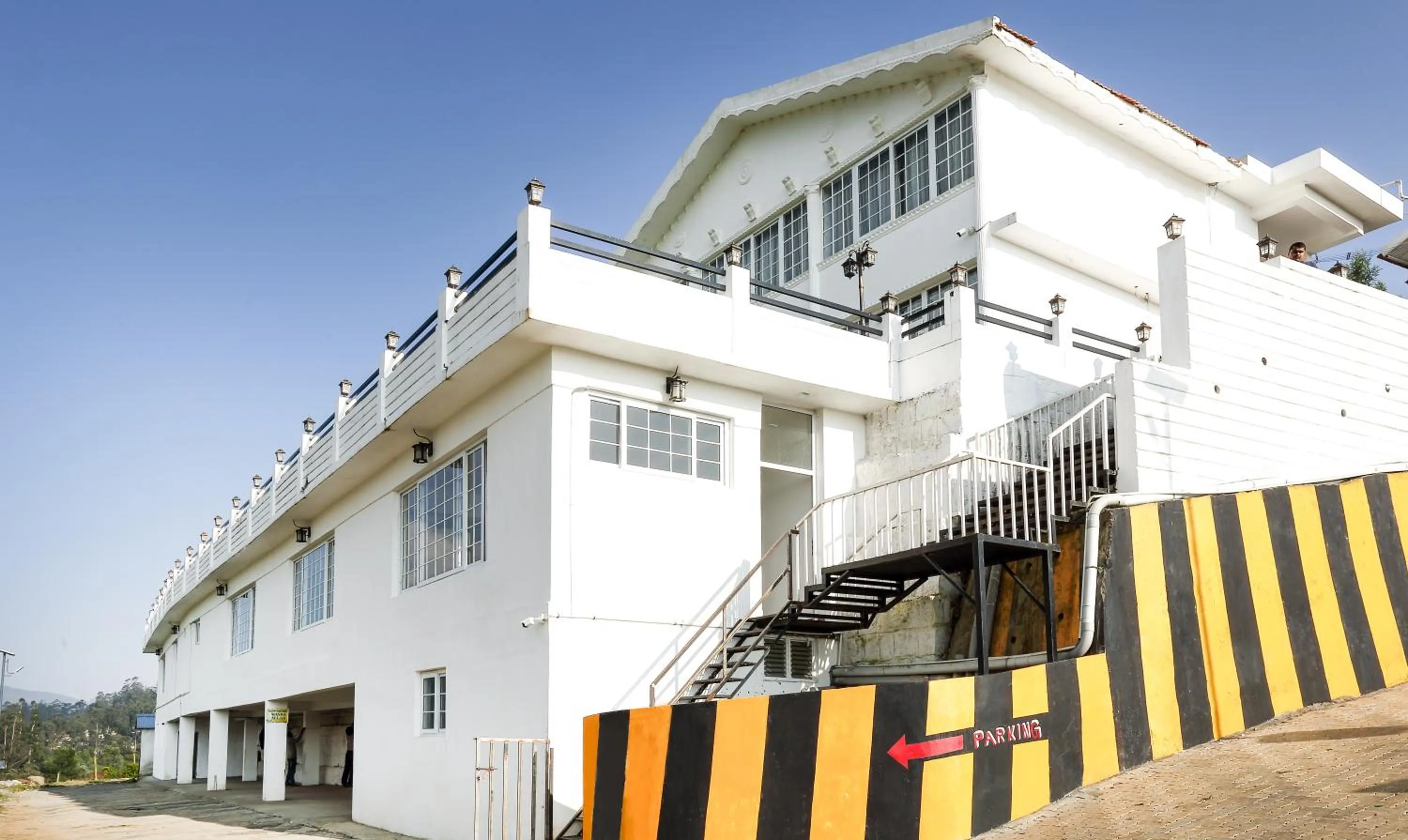 Property building in Treebo Skydale Inn & Suites With Mountain View