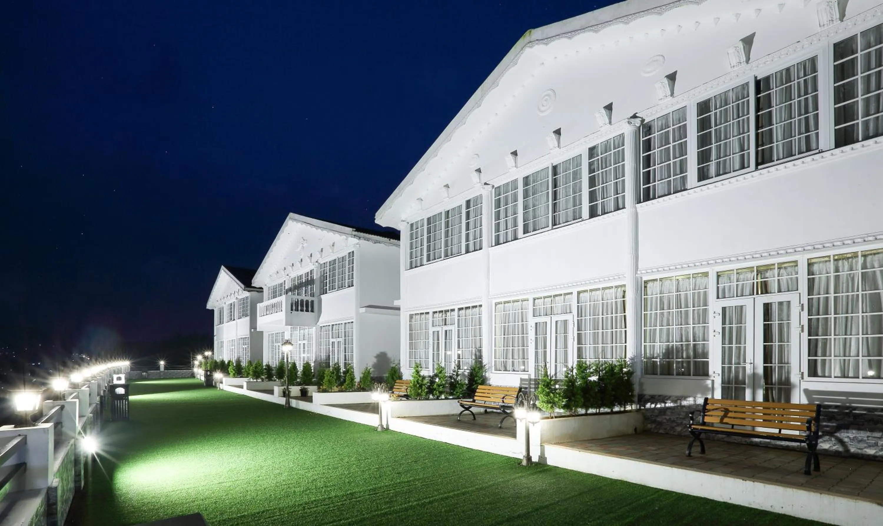 Property building in Treebo Skydale Inn & Suites With Mountain View