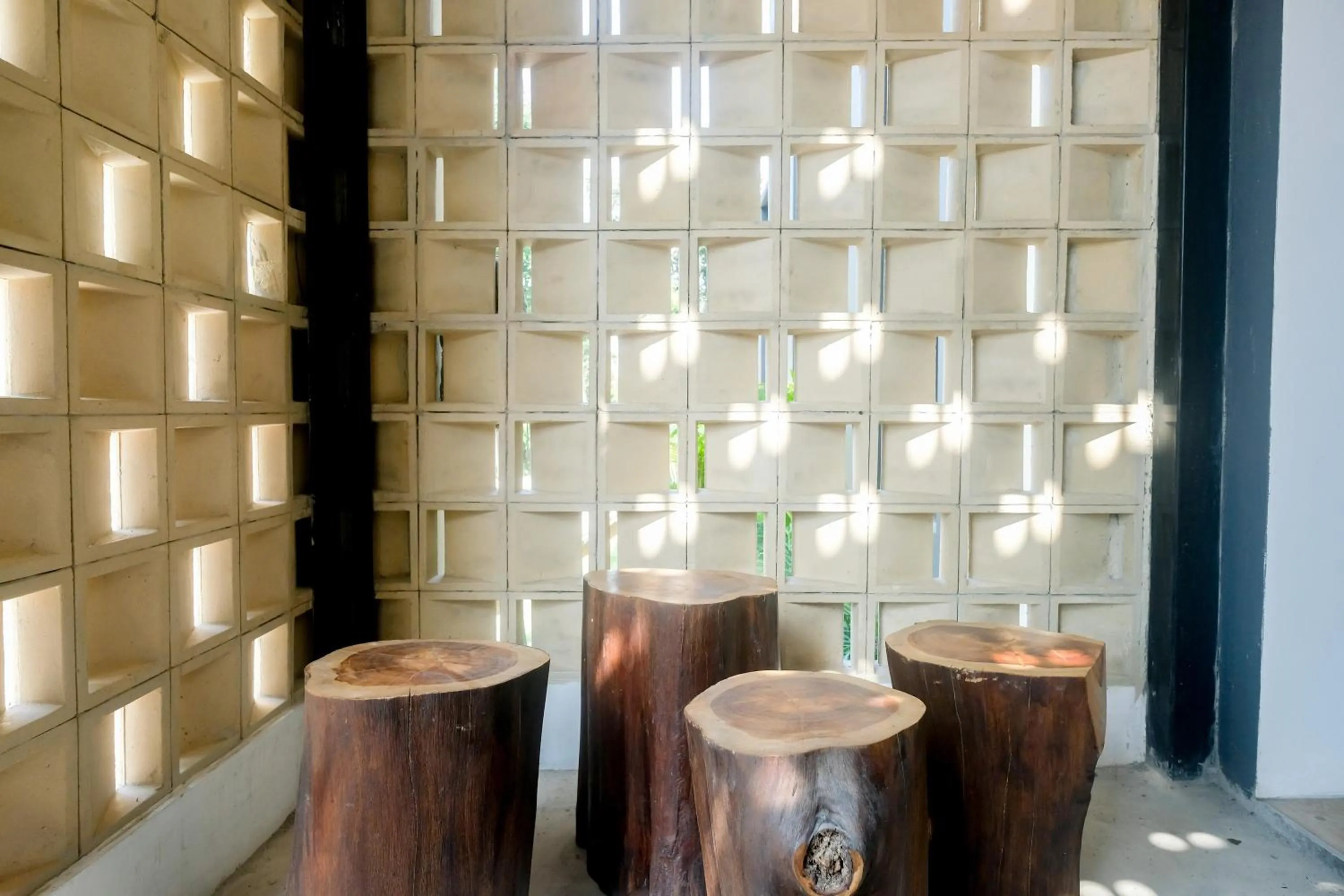 Seating area in Urbanview Hotel JJ Bukitsari Semarang