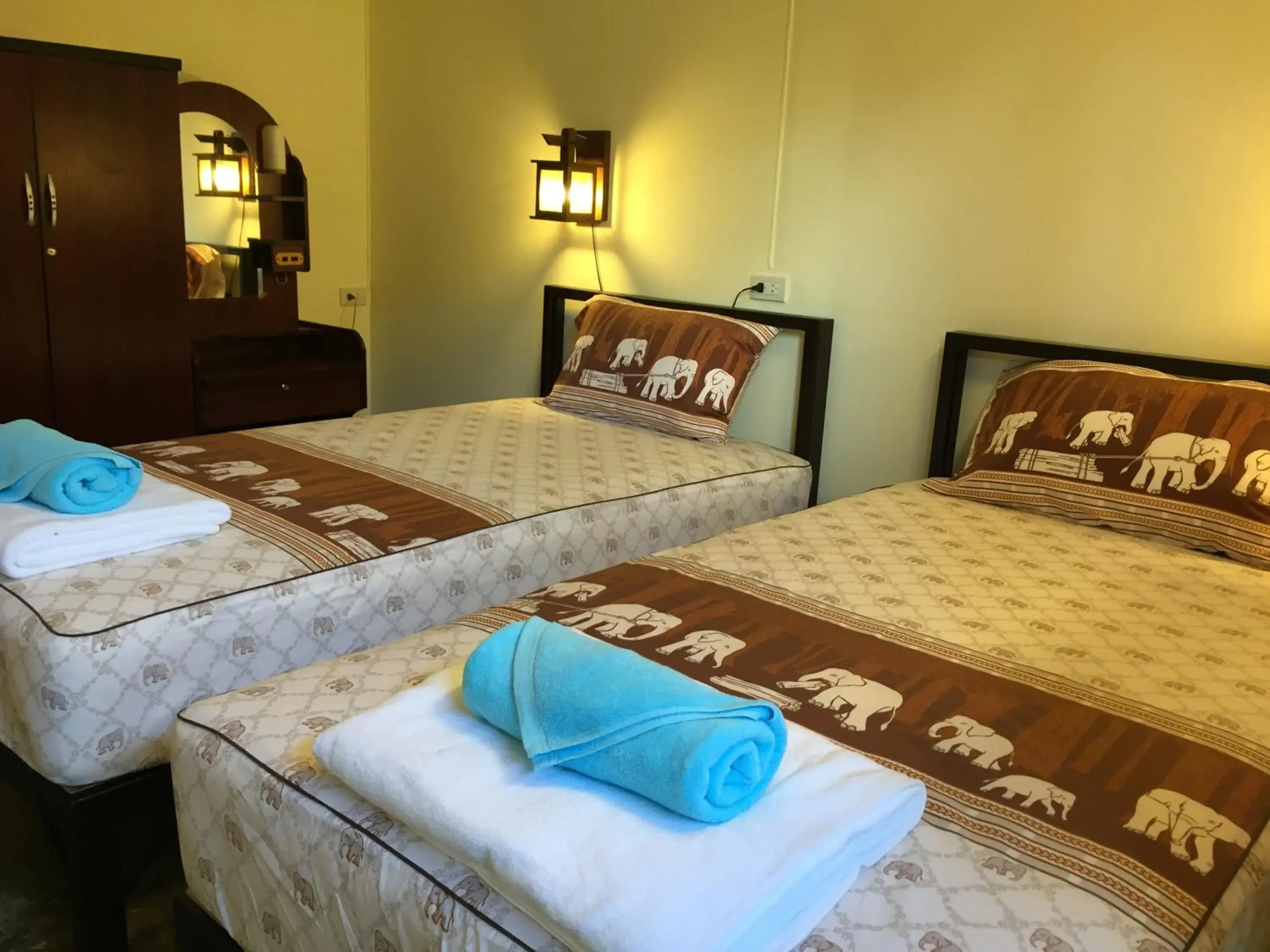 Double or Twin Room with Bathroom in Siriwan Guesthouse Double or Twin Room with Bathroom in Siriwan Guesthouse