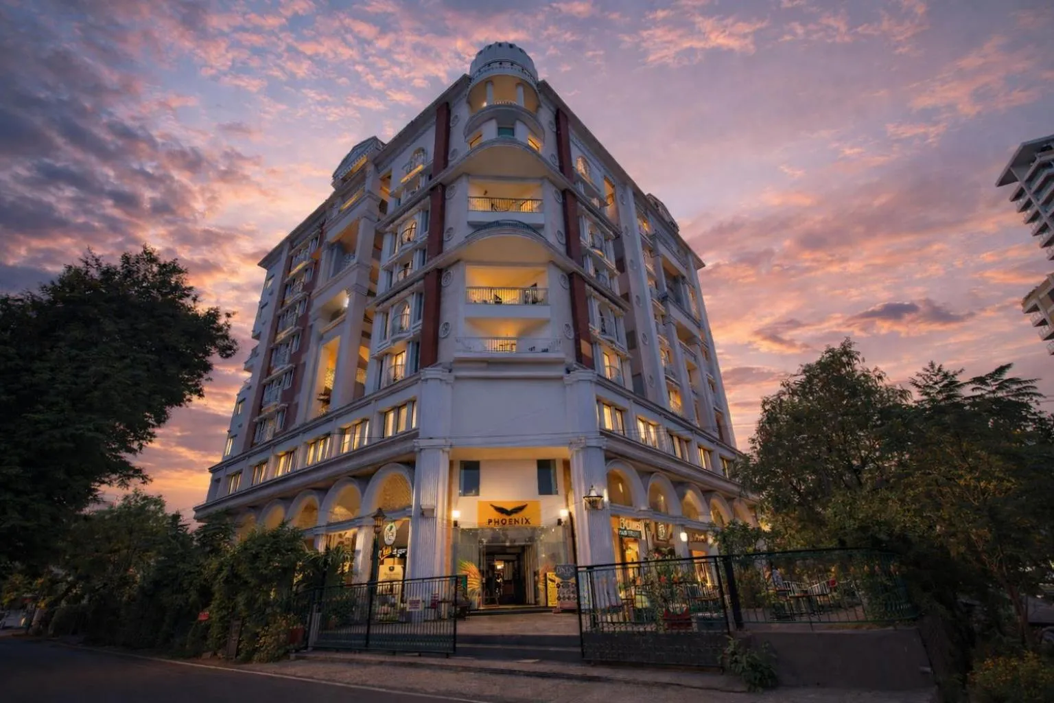 Phoenix Unmatched Comfort - Hotel Near Fateh Sagar Lake Udaipur