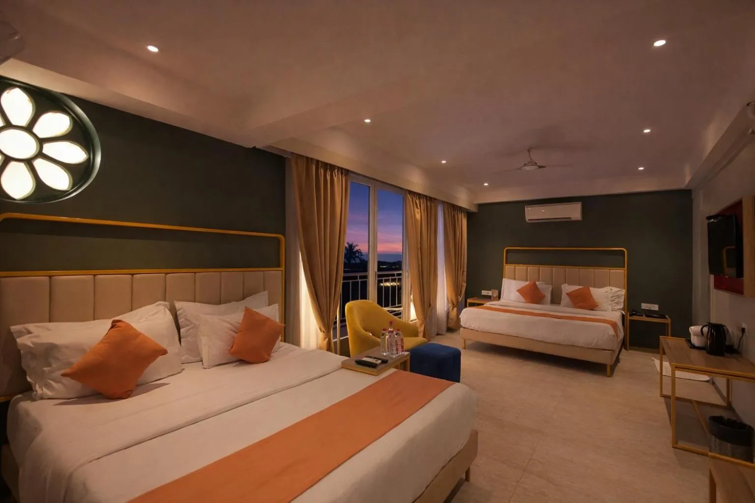 Bed in Phoenix Unmatched Comfort - Hotel Near Fateh Sagar Lake Udaipur