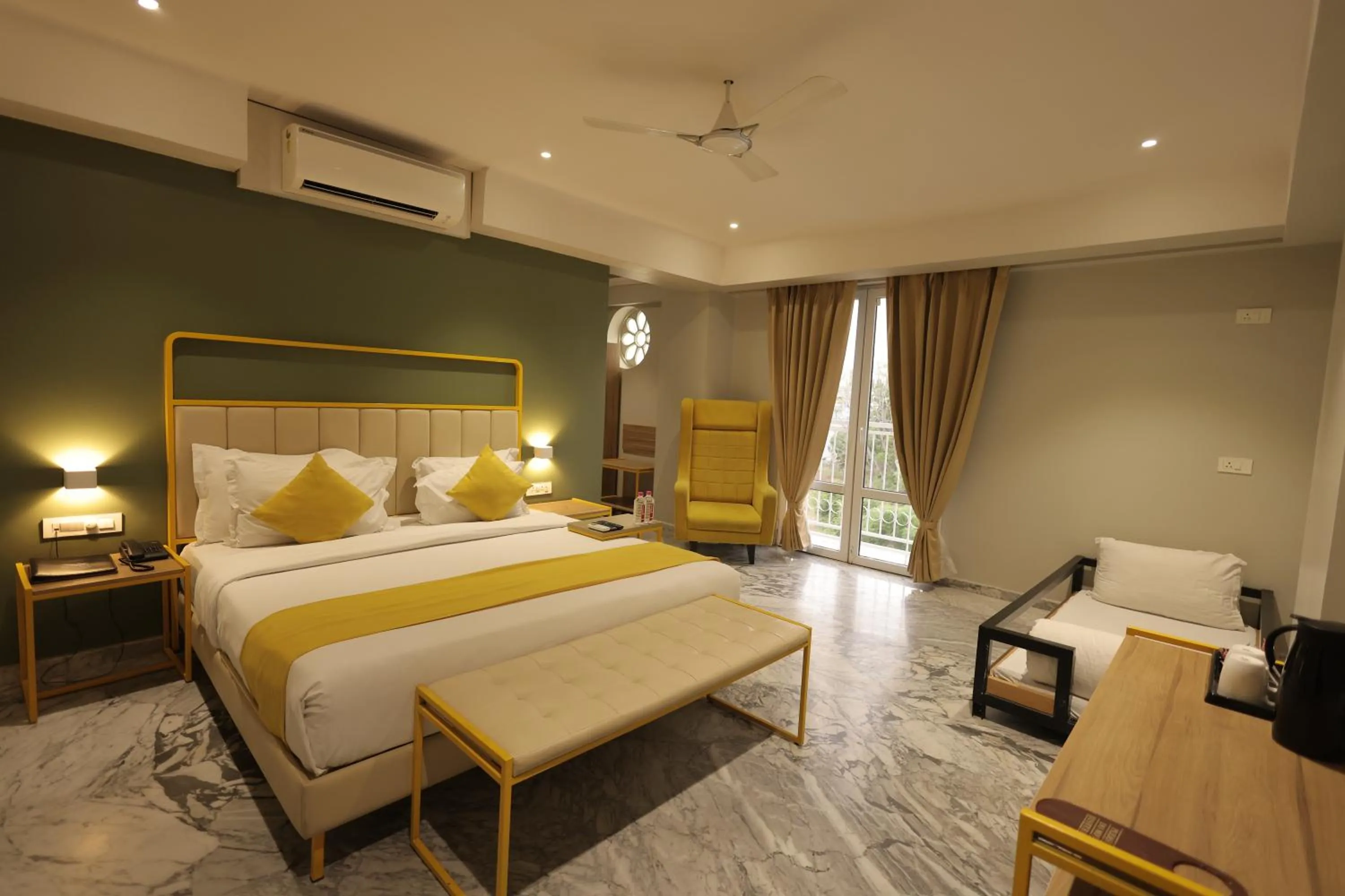 Living room, Bed in Phoenix - Unmatched Comfort