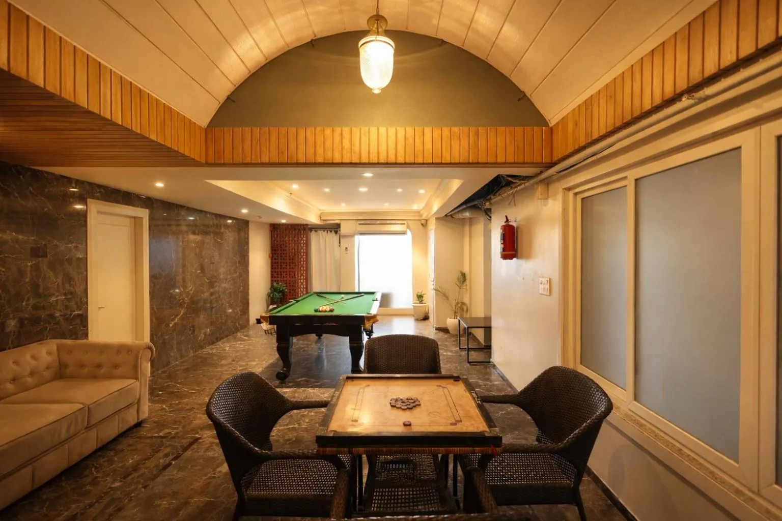 Phoenix Unmatched Comfort - Hotel Near Fateh Sagar Lake Udaipur