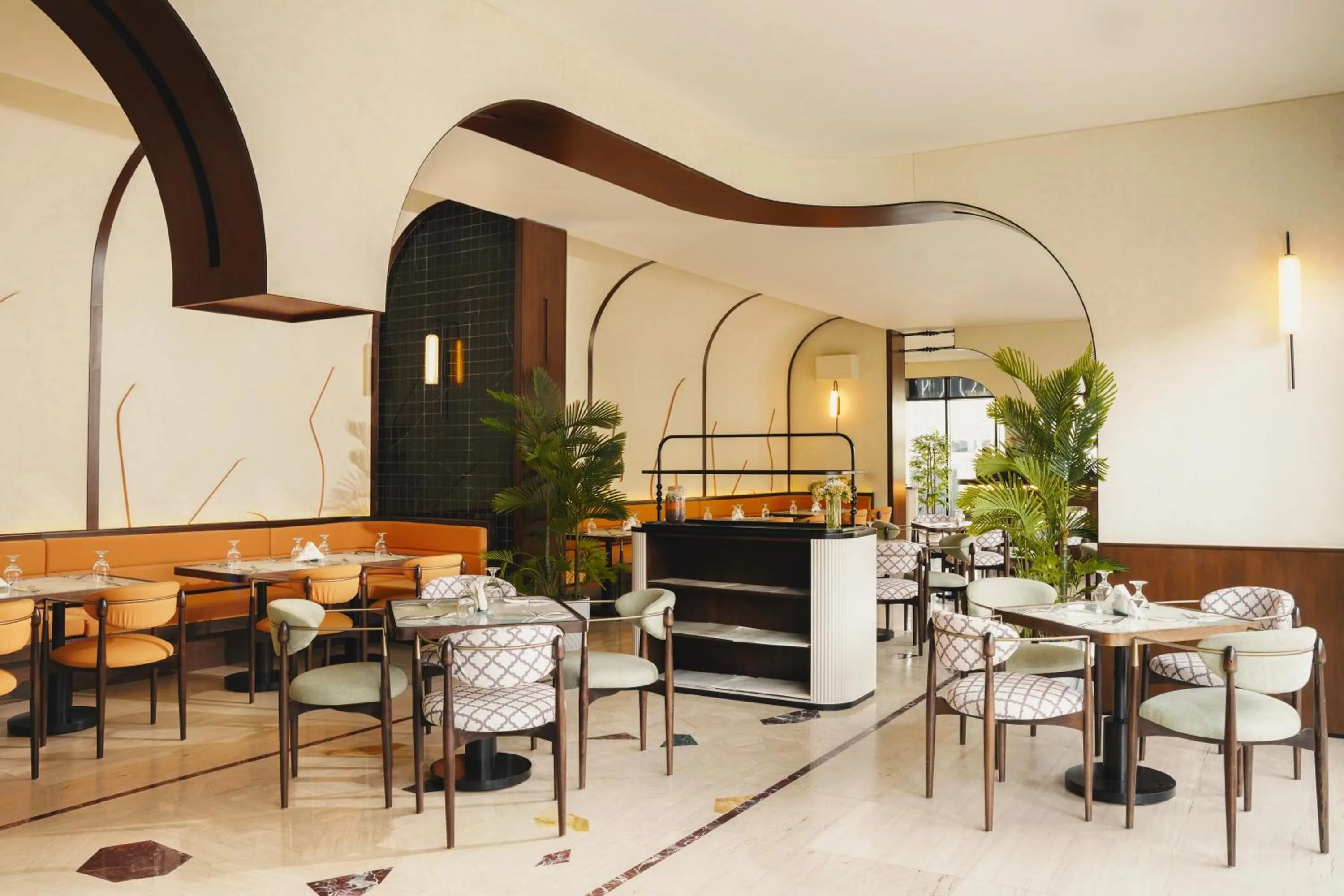 Restaurant/places to eat in ALMA Hotel Riyadh
