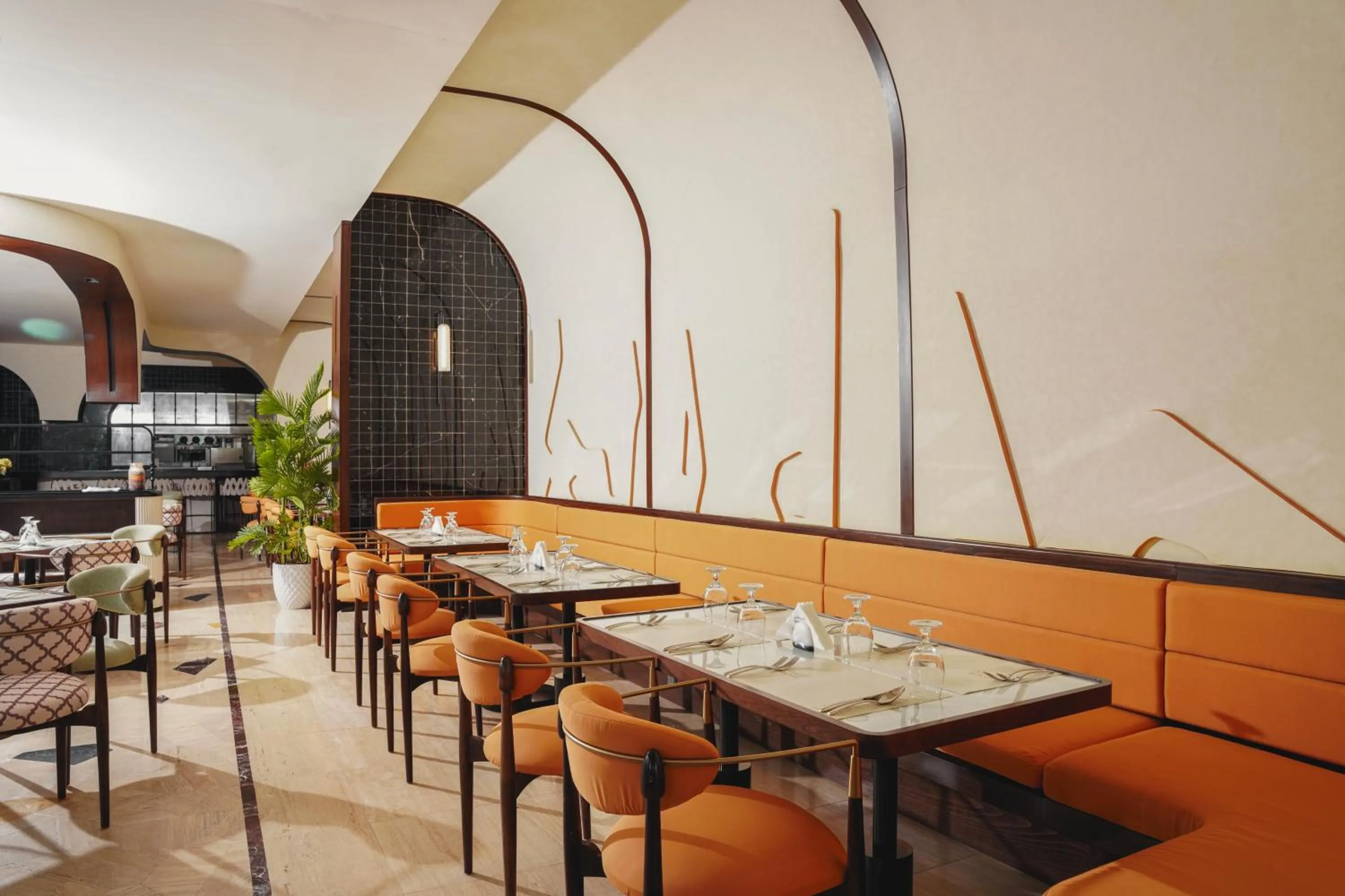 Restaurant/places to eat in ALMA Hotel Riyadh