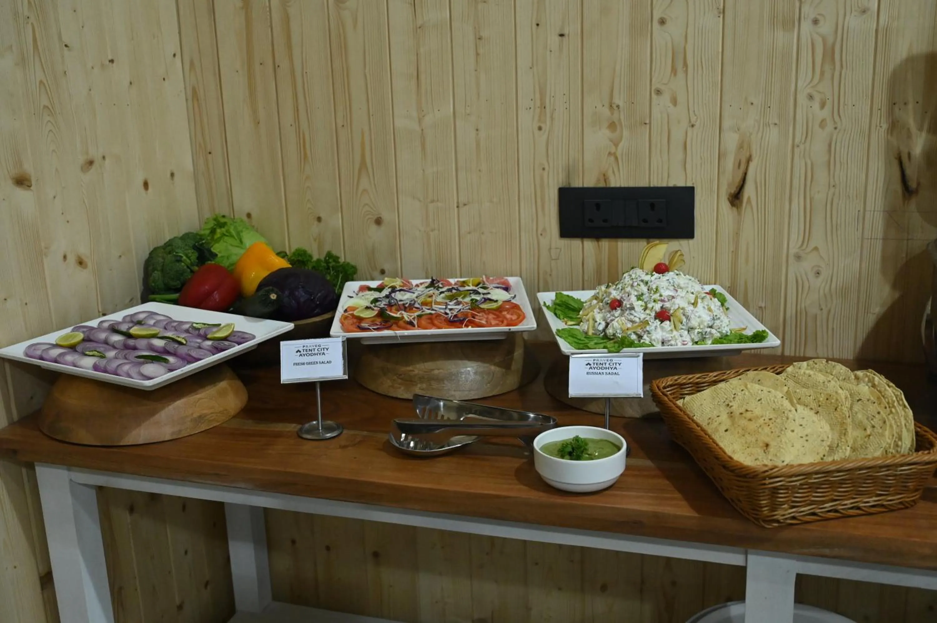 Restaurant/places to eat in Praveg Tent City Saryu Ayodhya