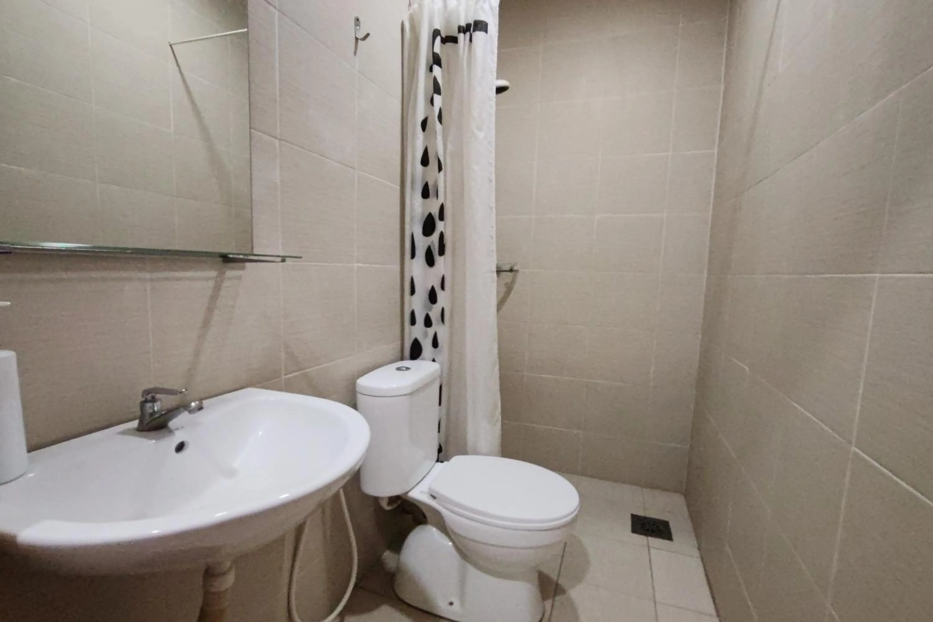 Bathroom in Maleeq Hotel Meru Ipoh