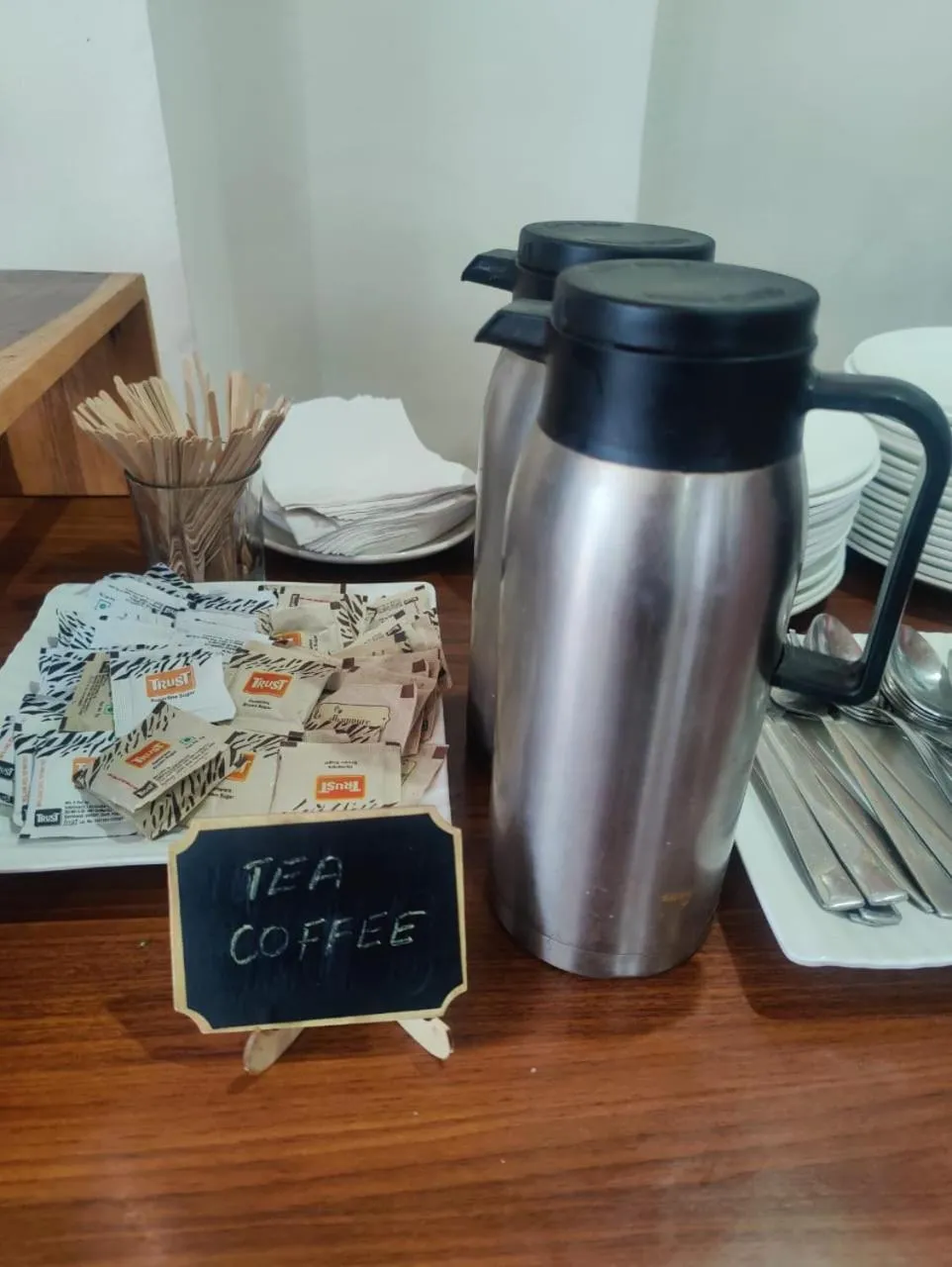 Food in Aliza Inn And Suites By SRS Hotels