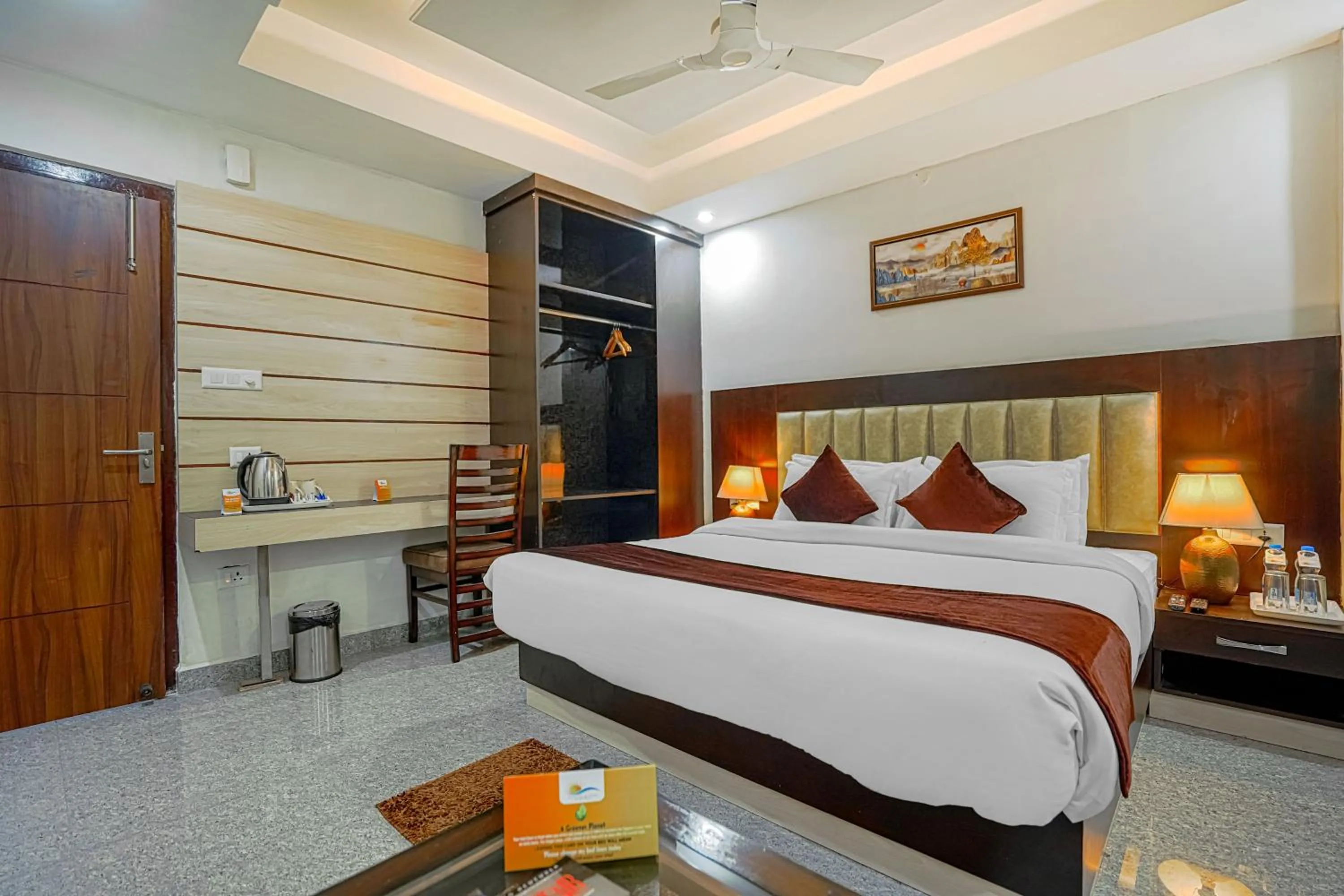 Photo of the whole room, Bed in Aliza Inn And Suites By SRS Hotels