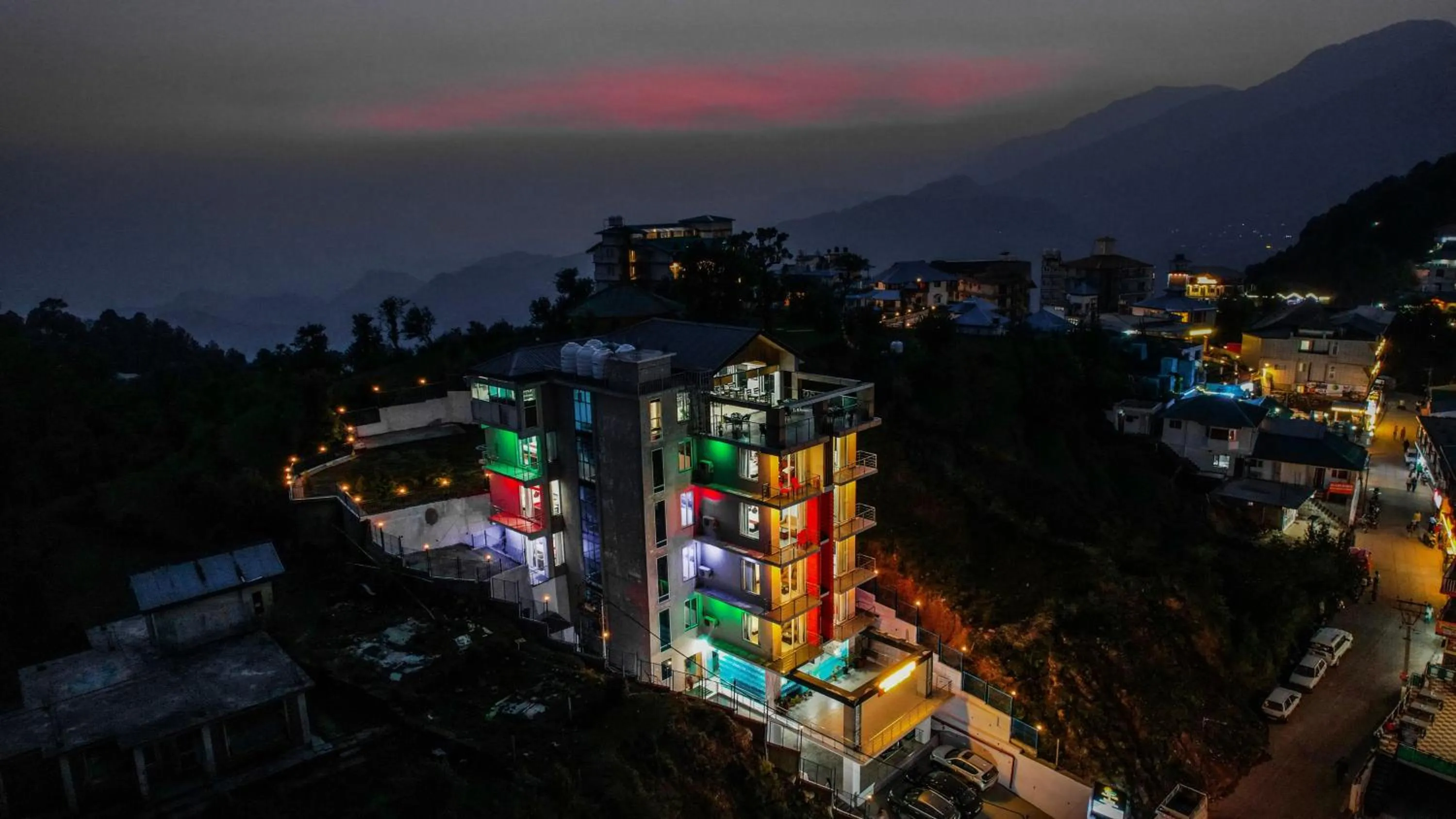 Property building in Aliza Inn And Suites By SRS Hotels