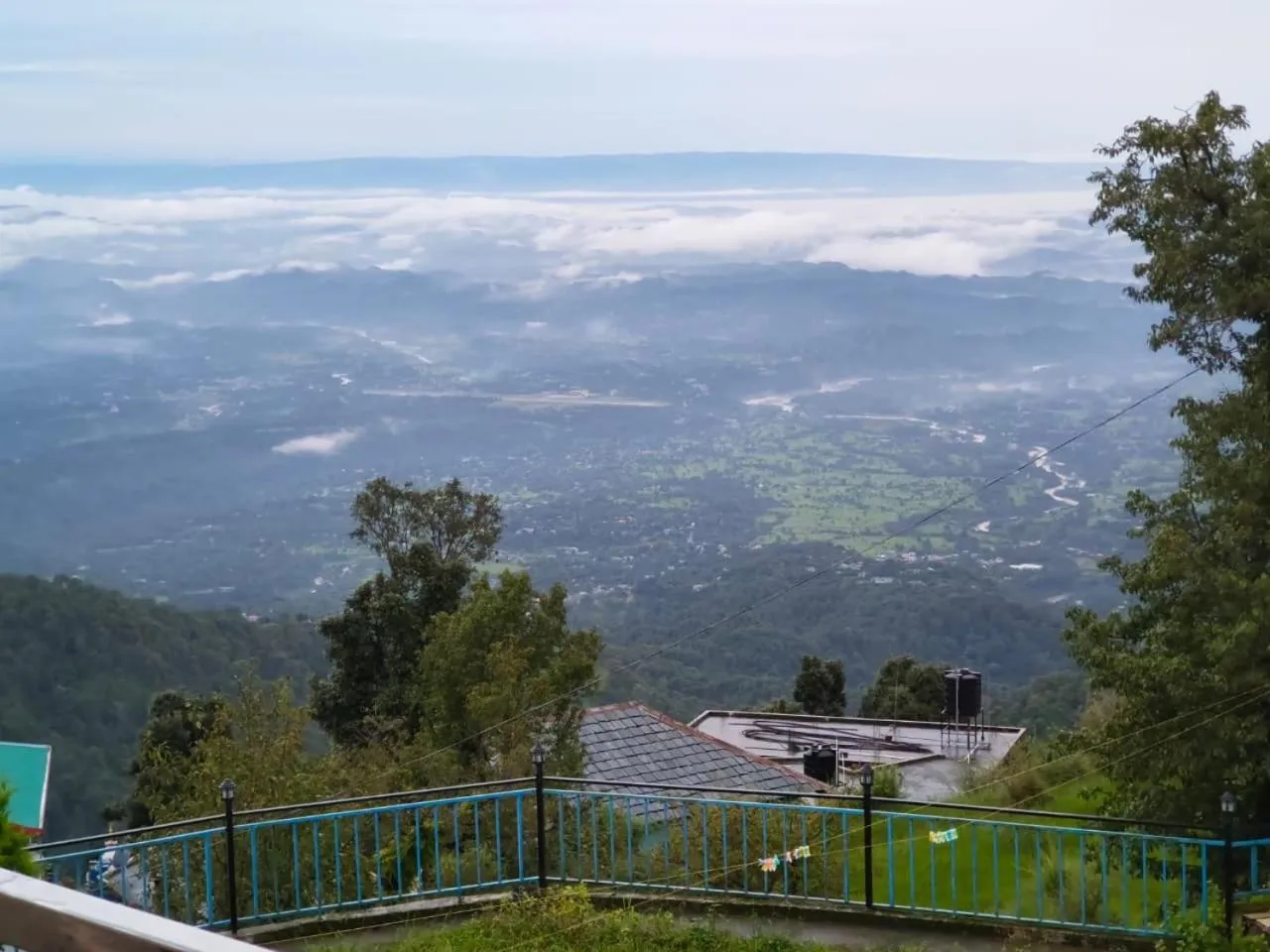 Balcony/Terrace in Aliza Inn And Suites By SRS Hotels