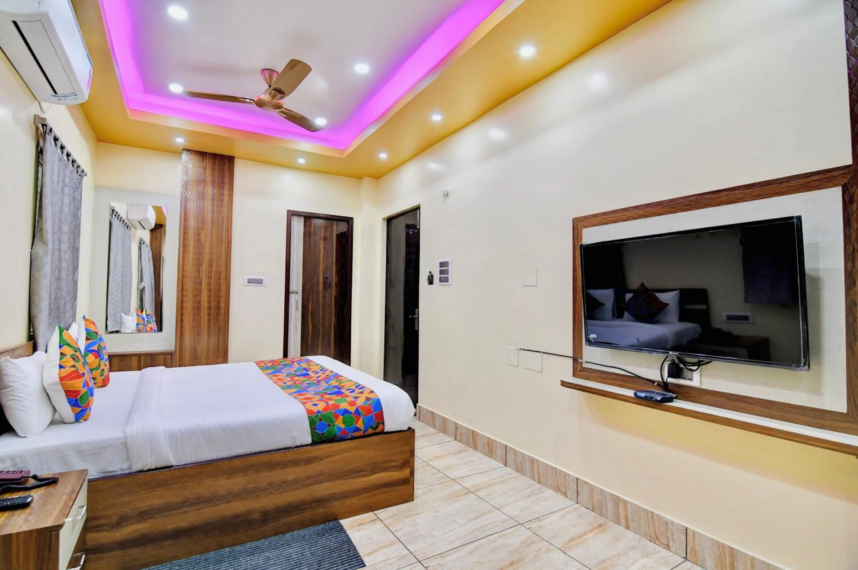 Bed in HOTEL KANAN INN