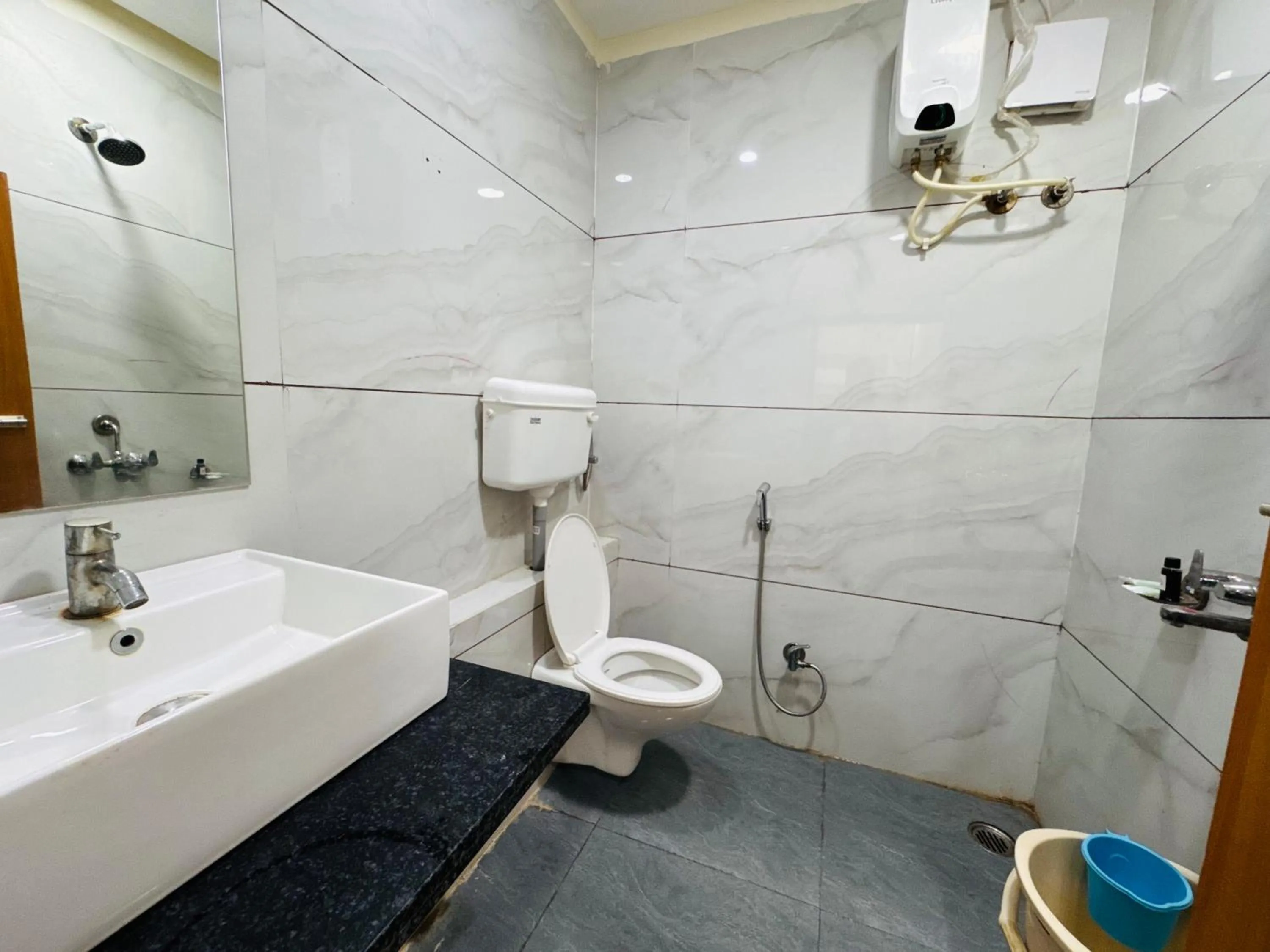 Bathroom in Hotel Shivlok