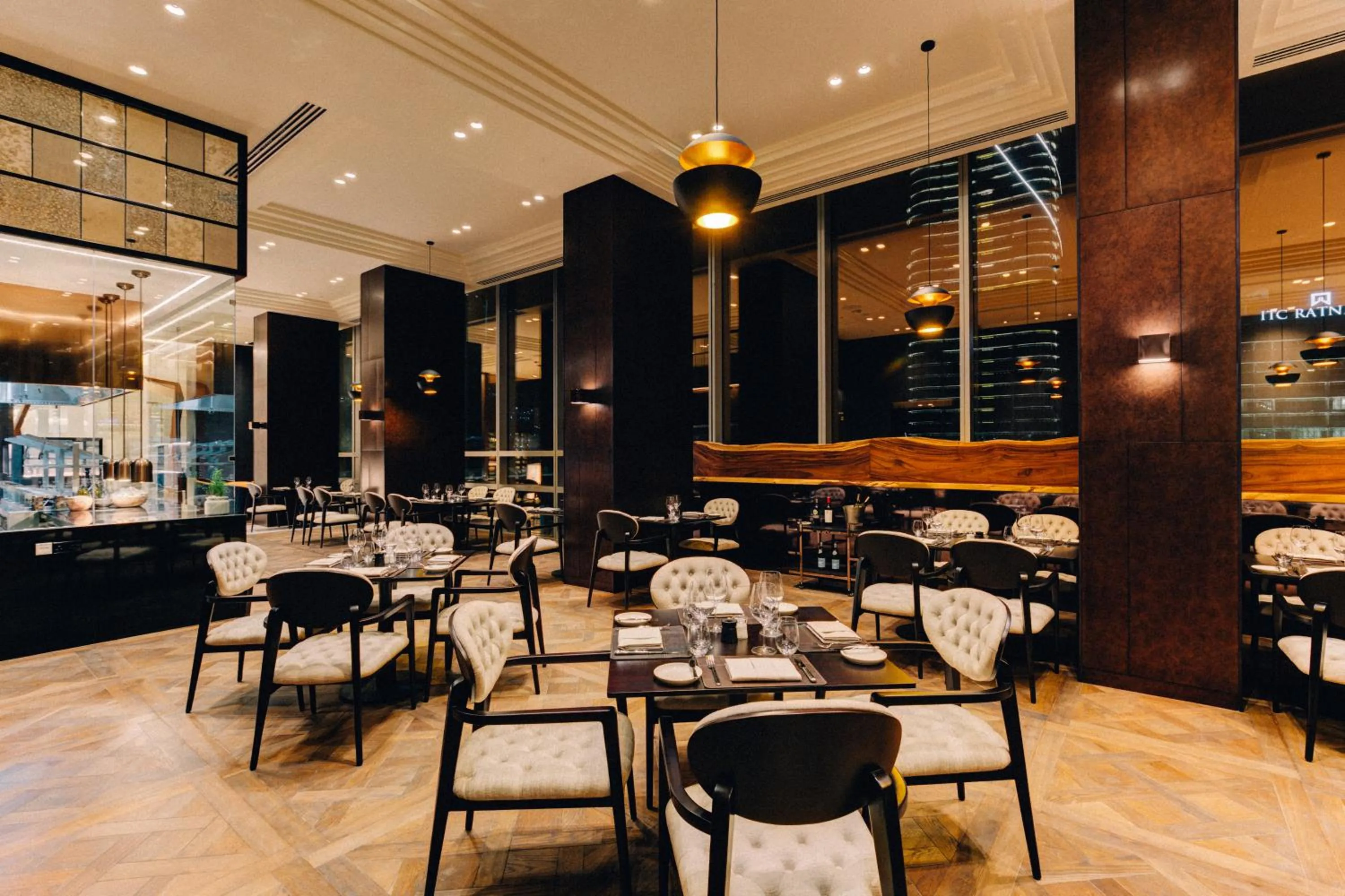 Restaurant/places to eat in Cinnamon Life at City of Dreams