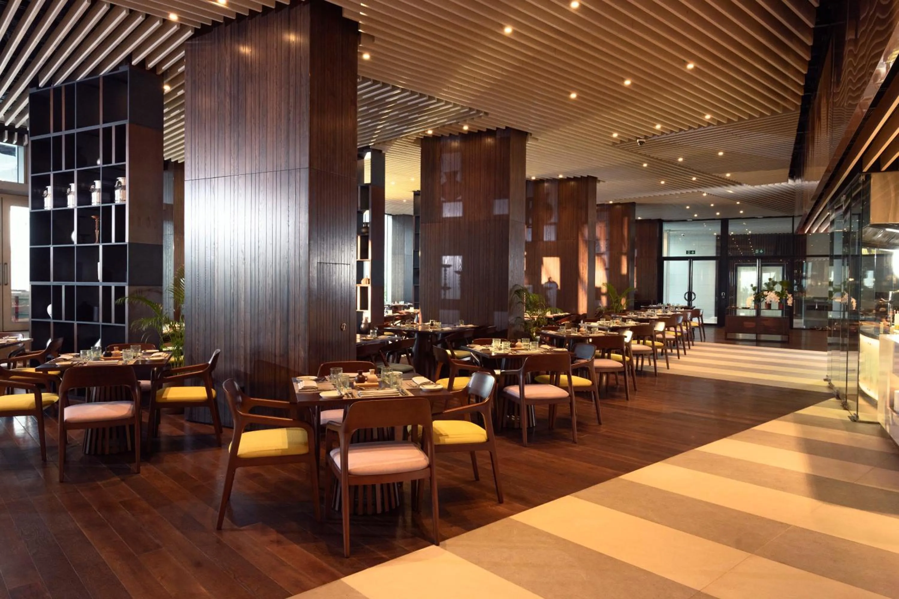 Restaurant/places to eat in Cinnamon Life at City of Dreams