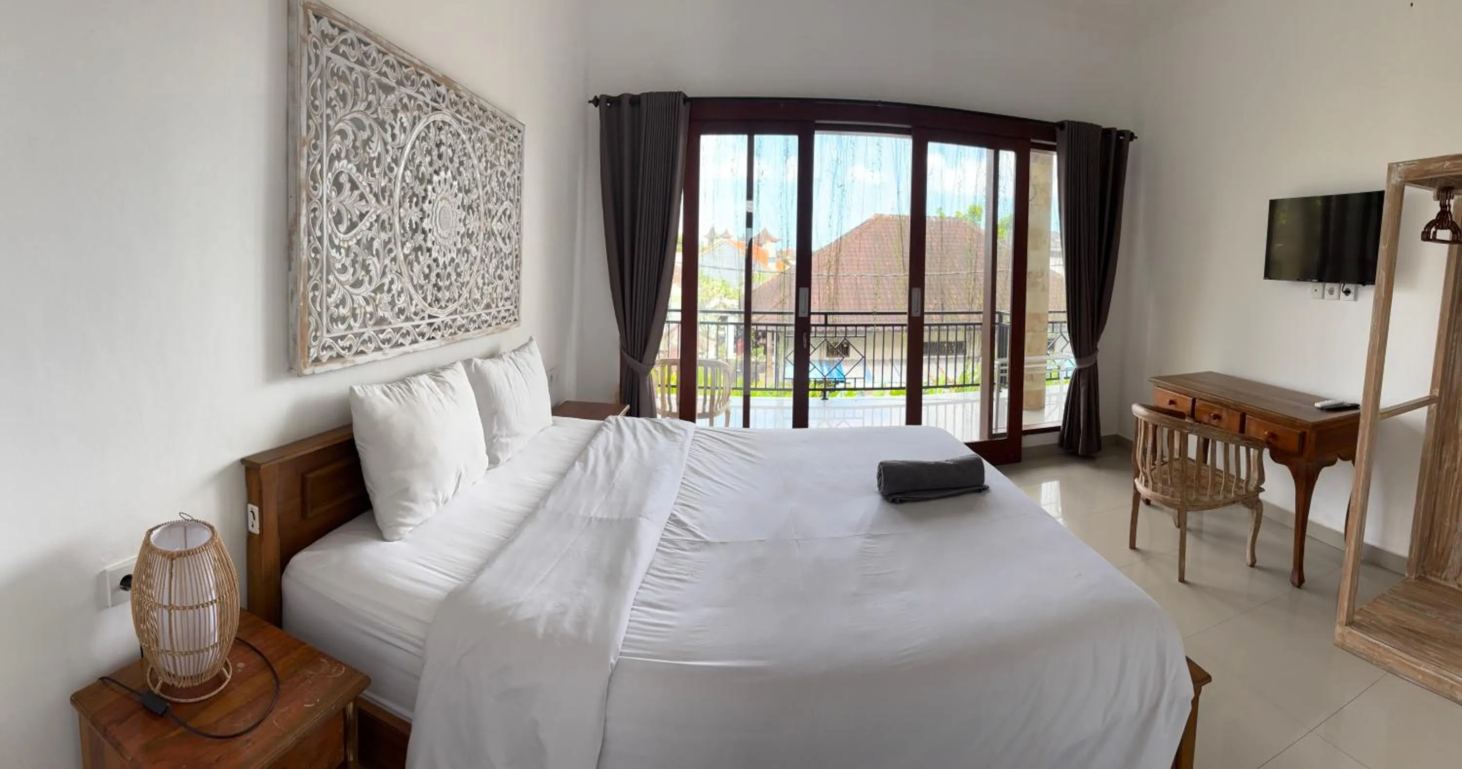 Photo of the whole room, Bed in D'tegal Guest House- Tropical Courtyard in Canggu