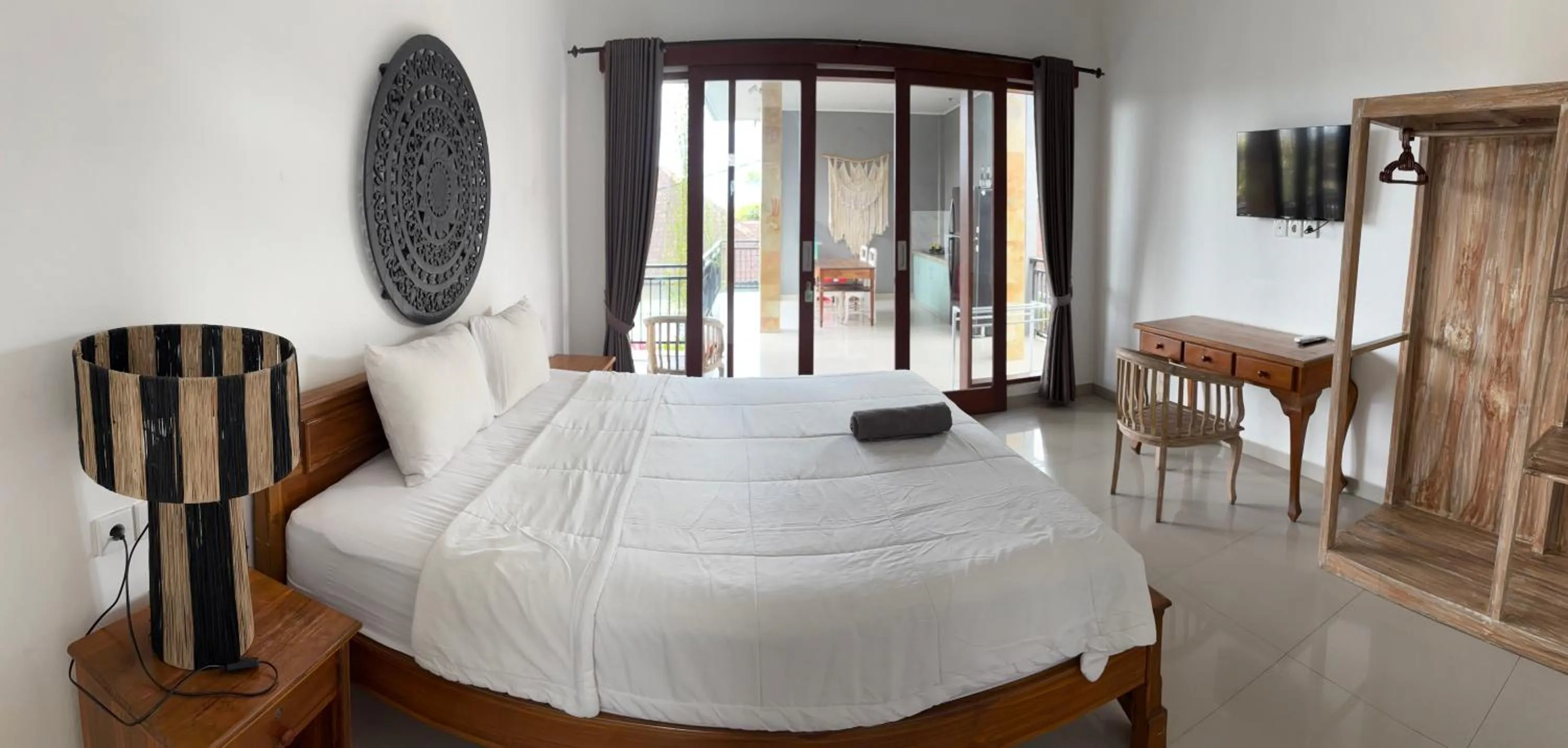 Photo of the whole room, Bed in D'tegal Guest House- Tropical Courtyard in Canggu