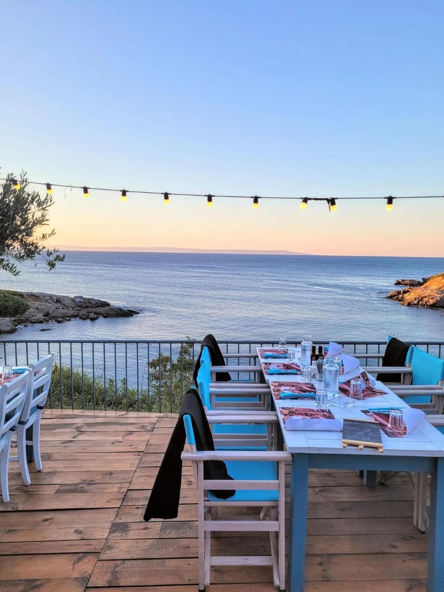 Restaurant/places to eat in PARADISE Bay Hotel