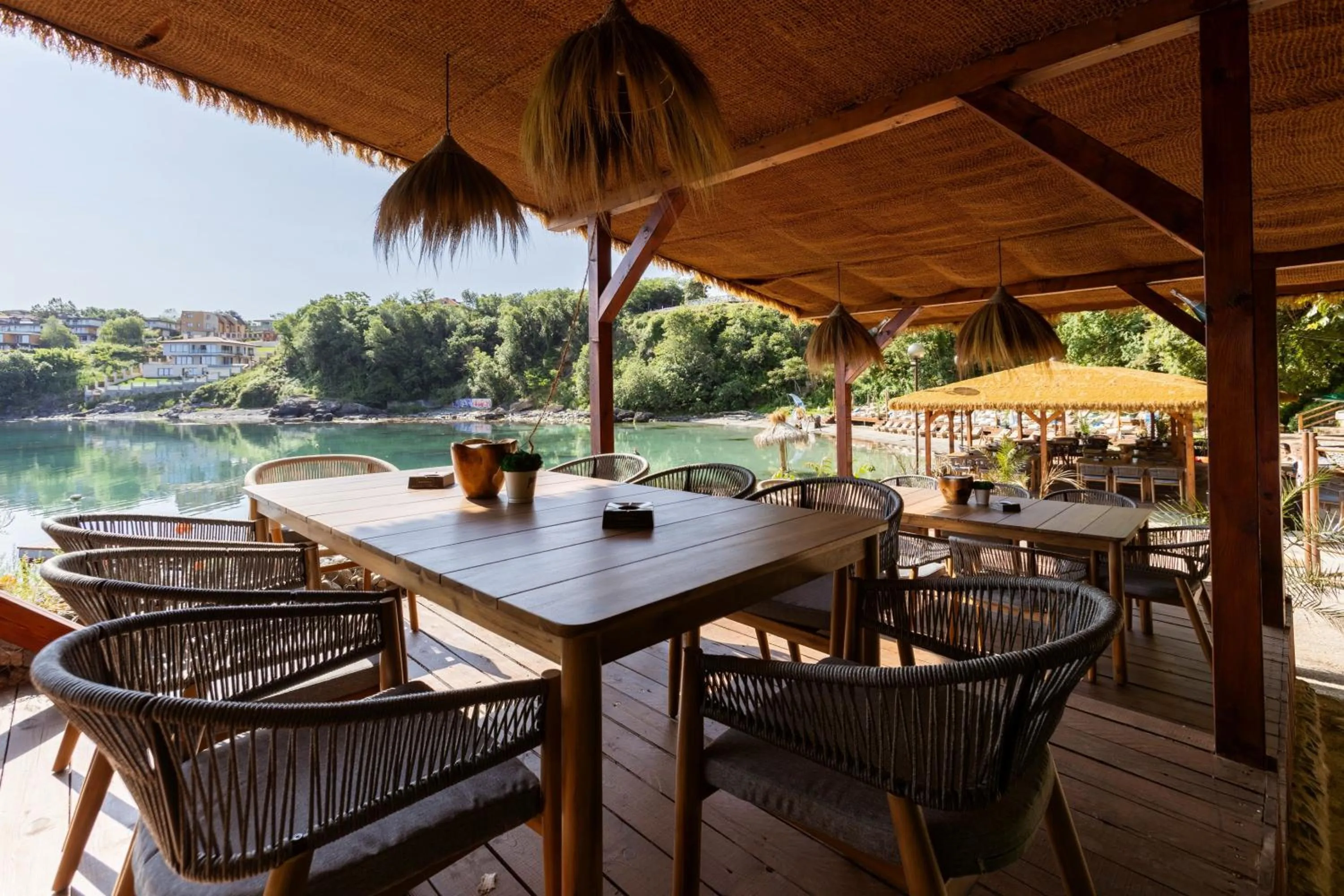 Restaurant/places to eat in PARADISE Bay Hotel