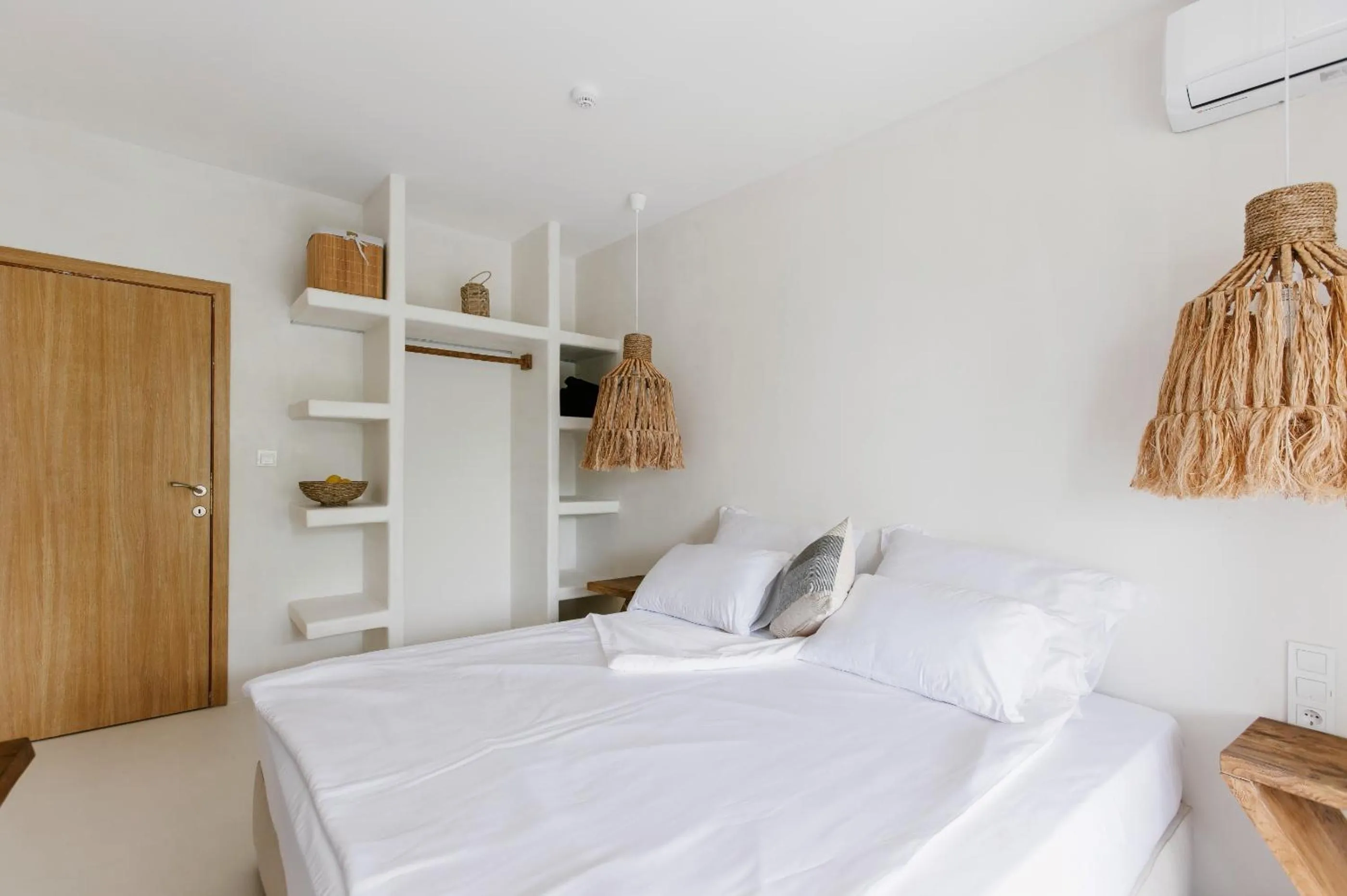 Bed in PARADISE Bay Hotel