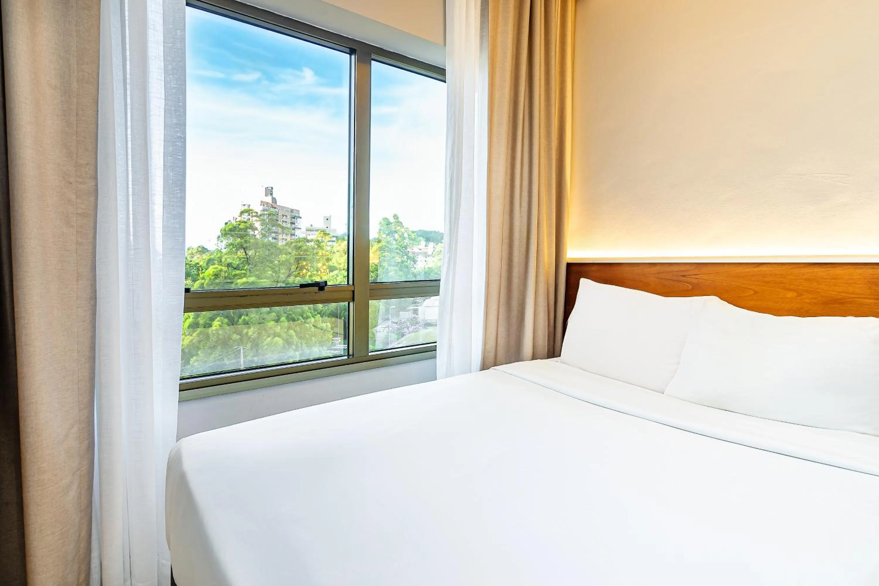 Bed in Mercure Florianópolis