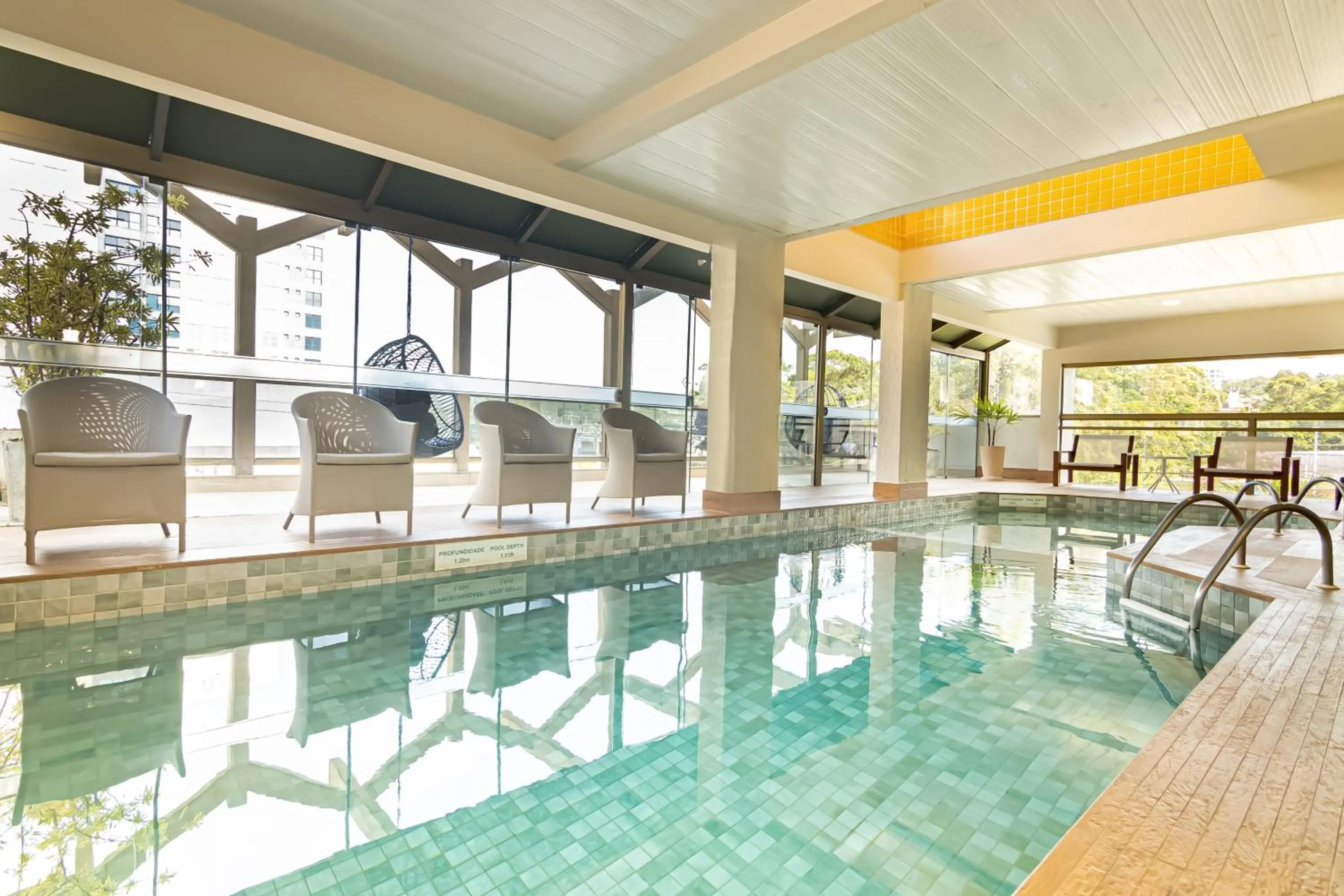 Pool view in Mercure Florianópolis
