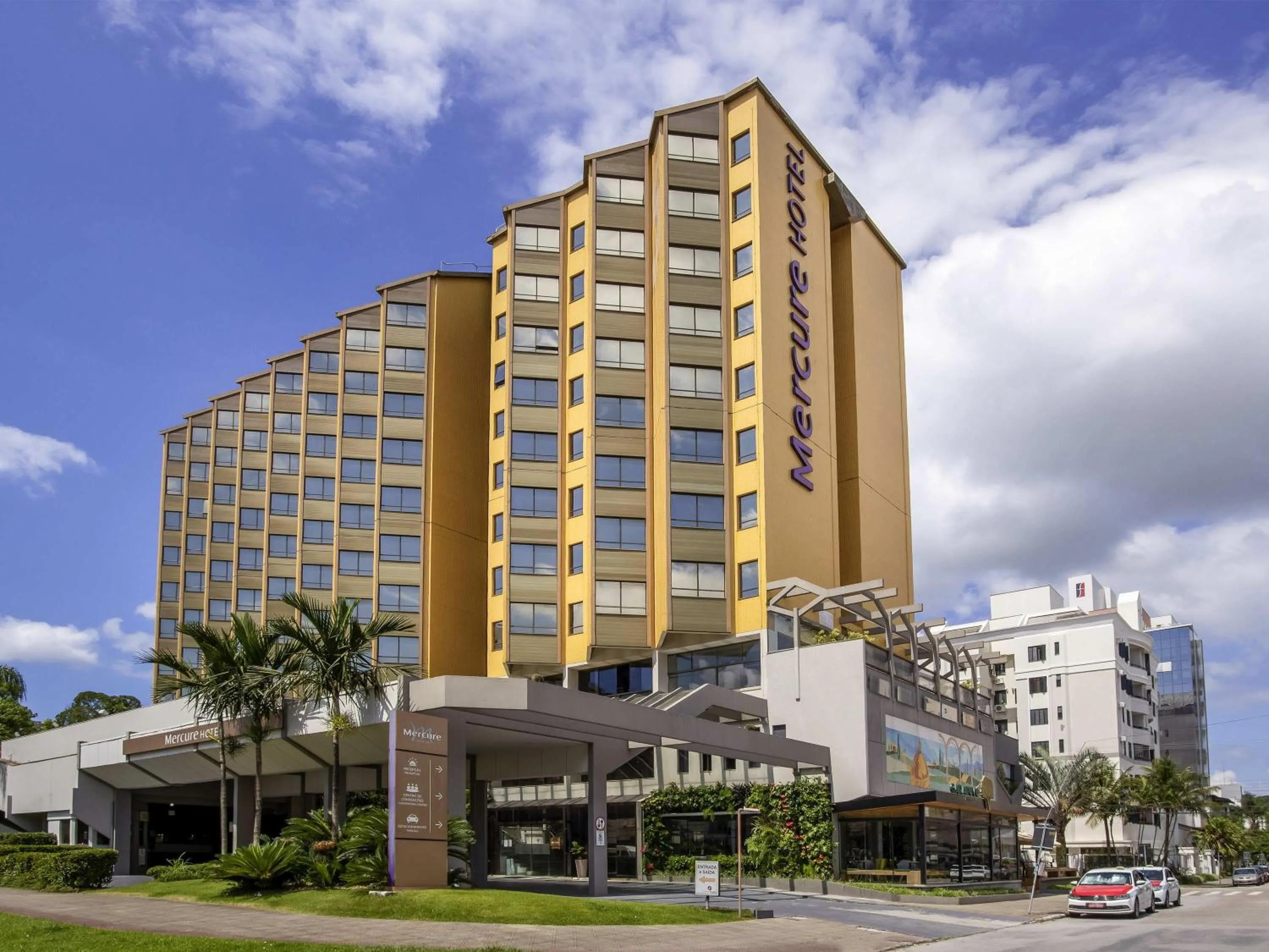 Property building in Mercure Florianópolis
