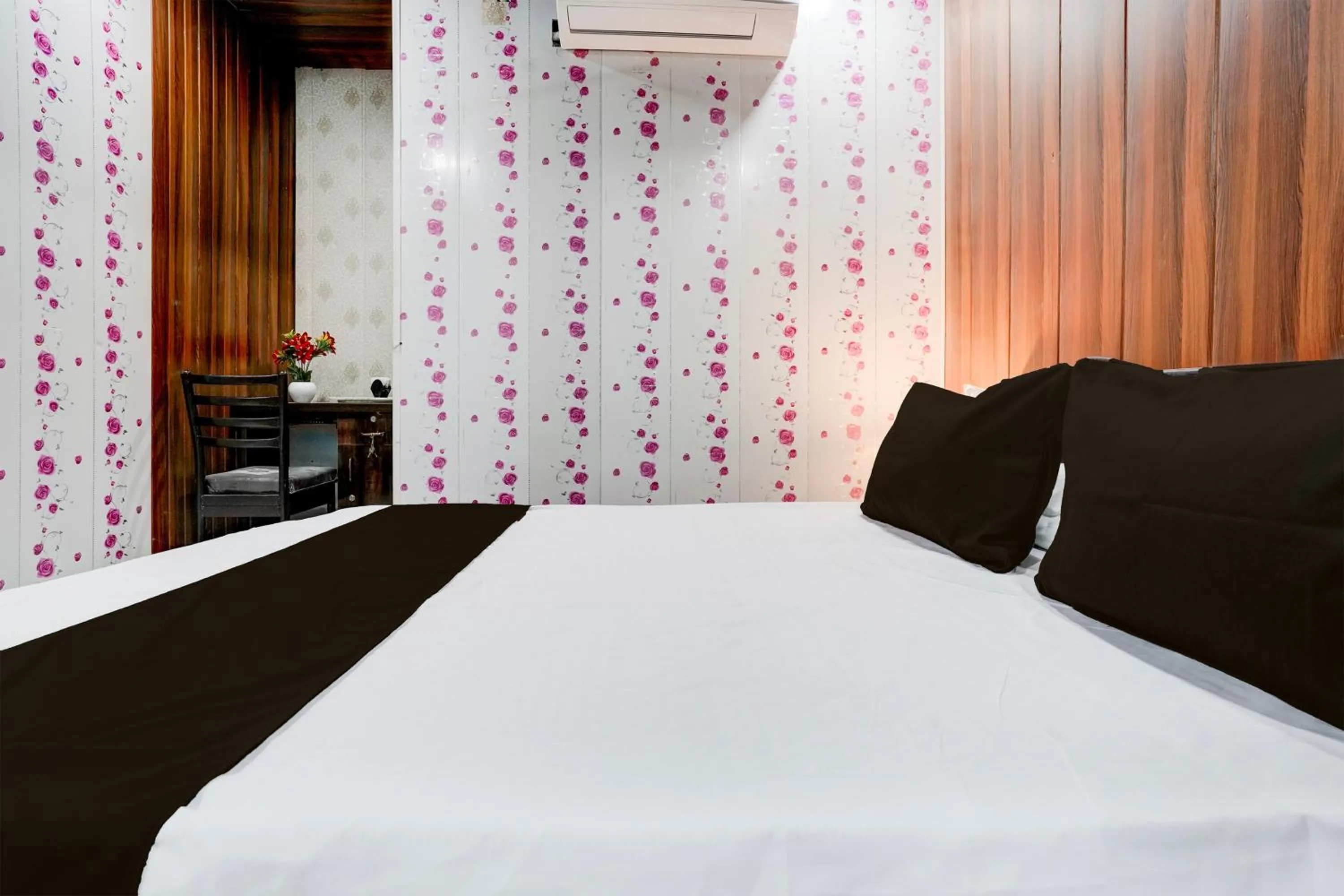 Bedroom, Bed in Hotel O Amma bhau residency