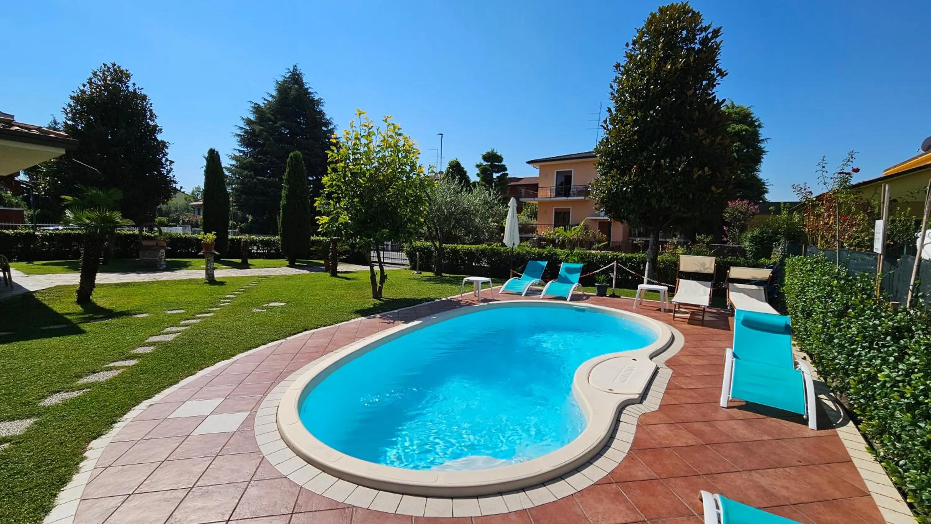 Pool view in B&B Sandra