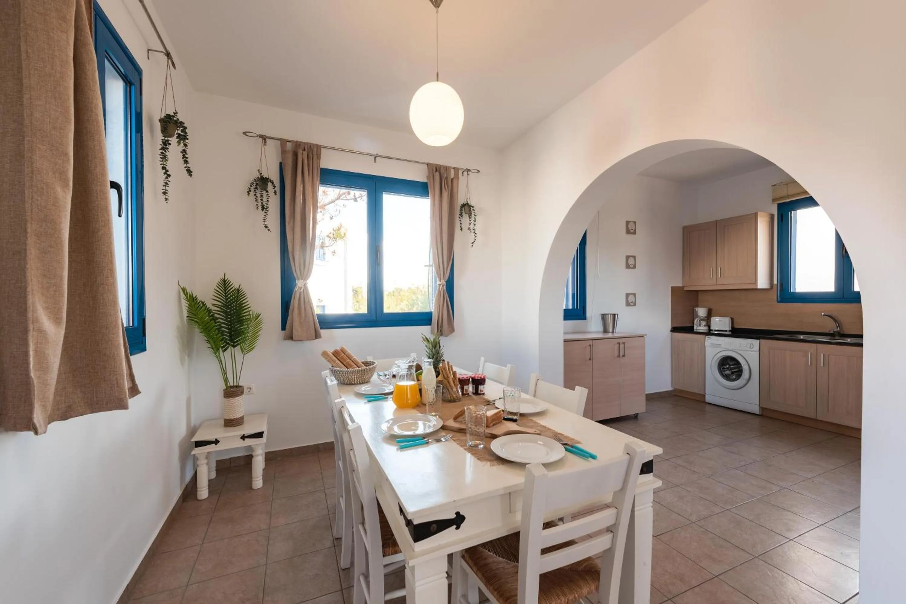 Dining area in Blue Sea Villa