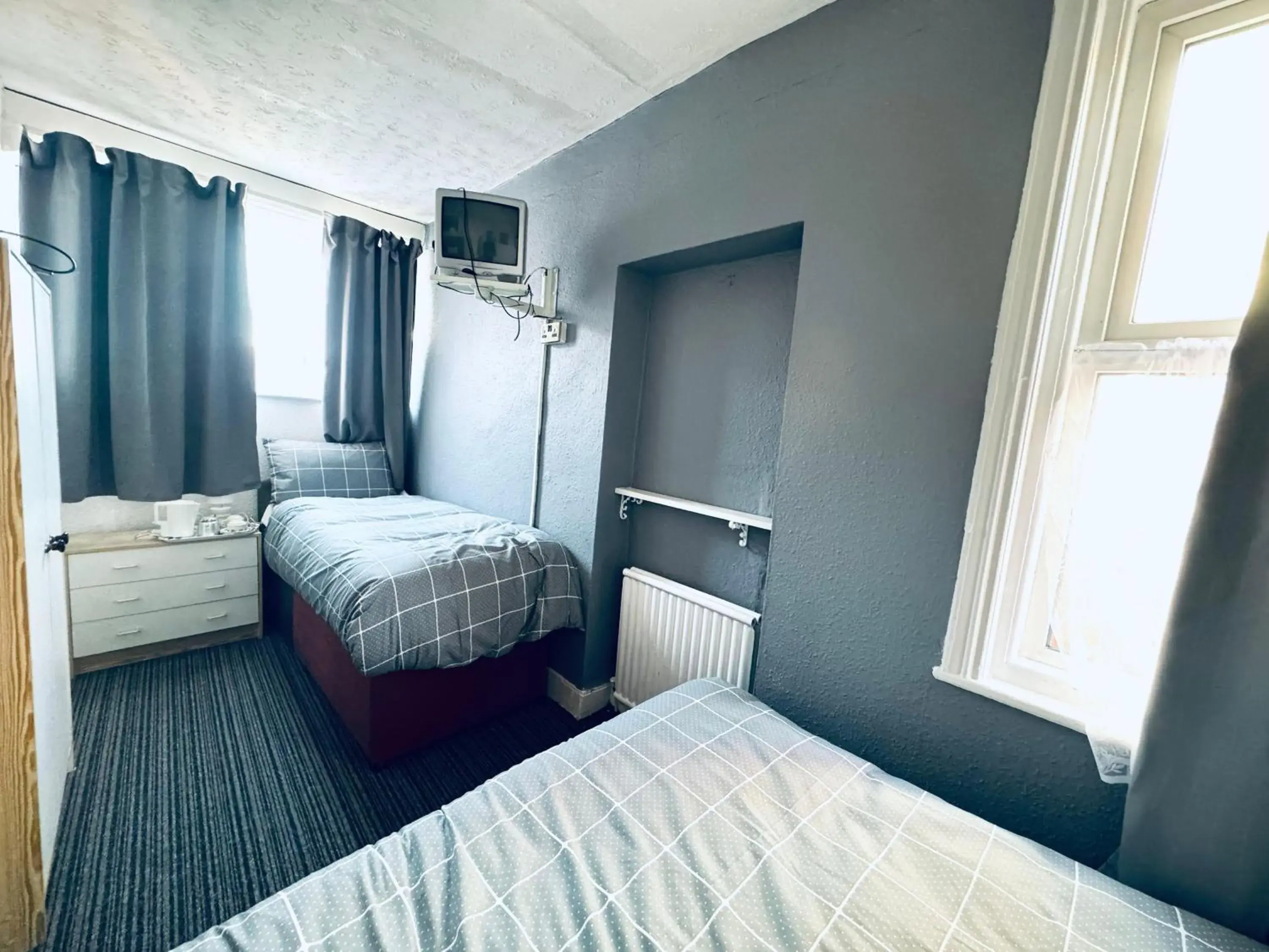 Double or Twin Room with Private Bathroom in Lynalan Hotel Double or Twin Room with Private Bathroom in Lynalan Hotel