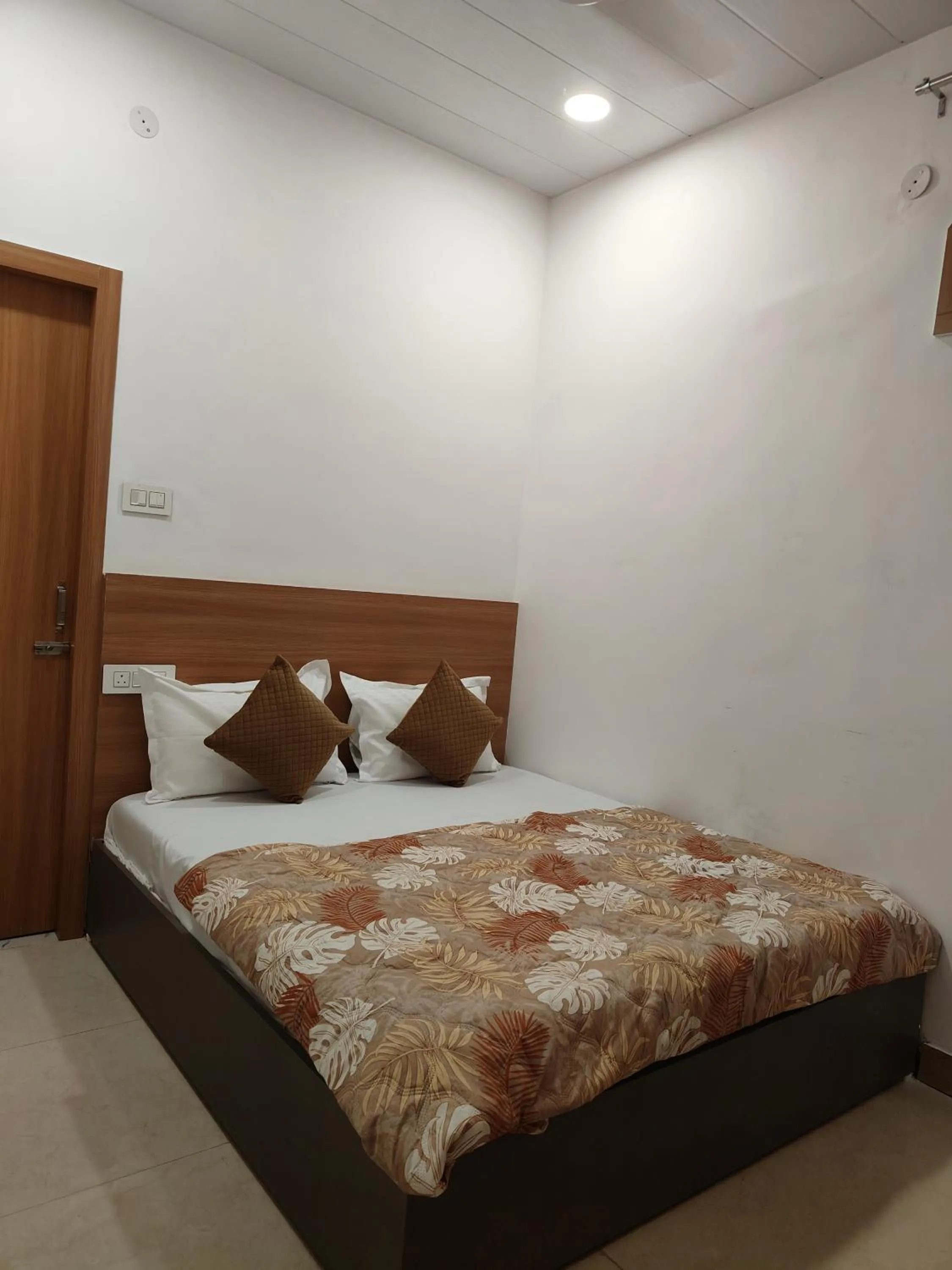 Bed in Golden Oak- 5 min walk from golden temple