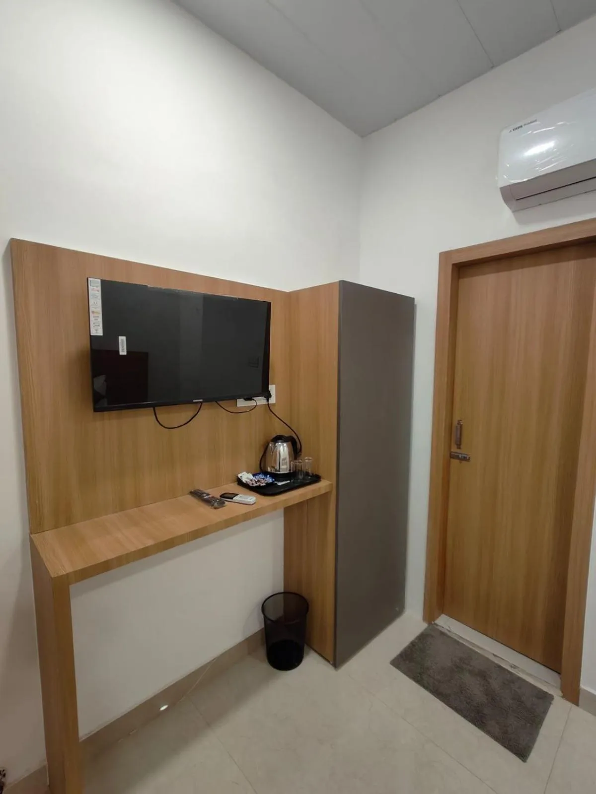 TV and multimedia in Golden Oak- 5 min walk from golden temple