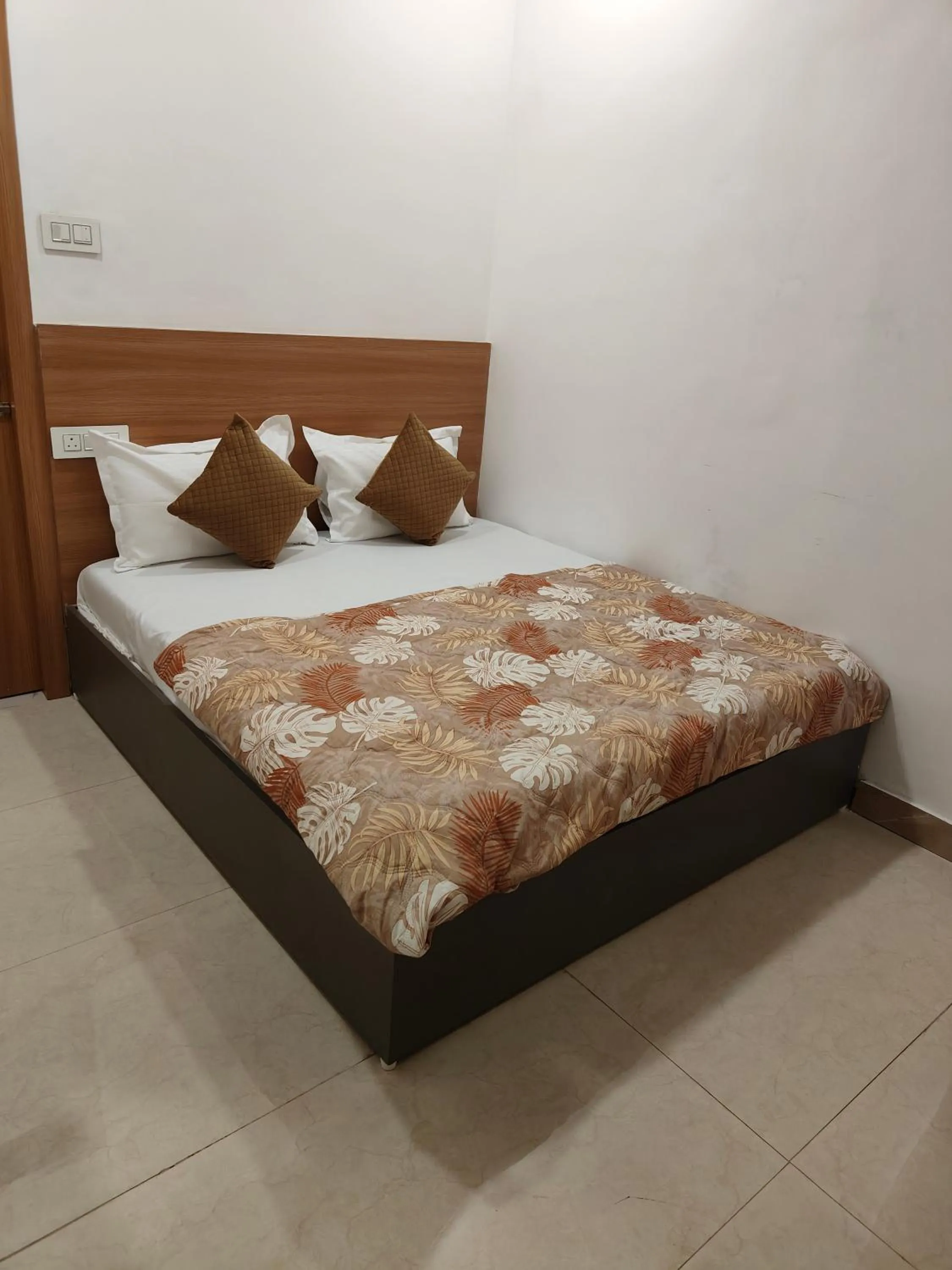 Bedroom, Bed in Golden Oak- 5 min walk from golden temple