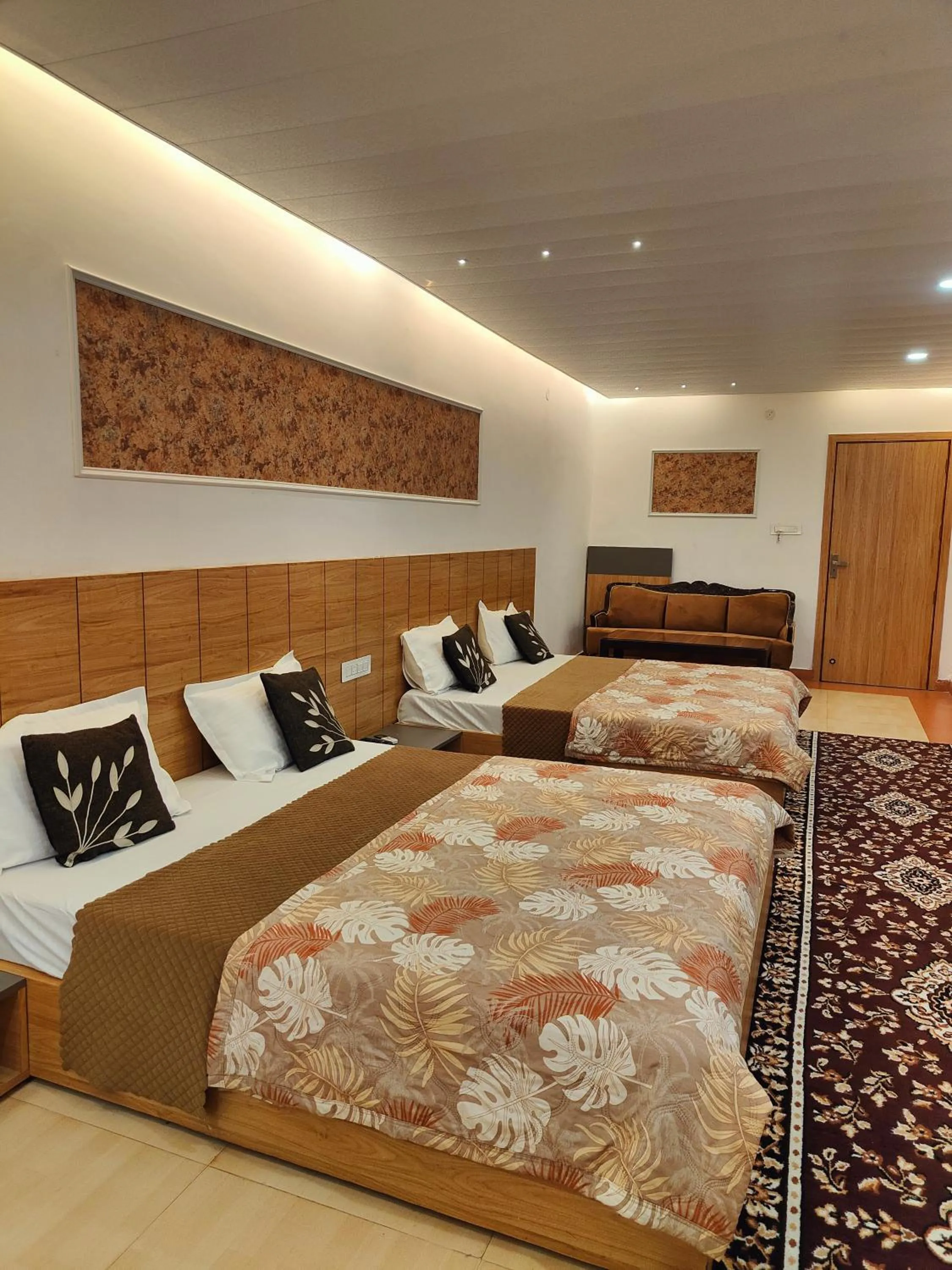Bed in Golden Oak- 5 min walk from golden temple