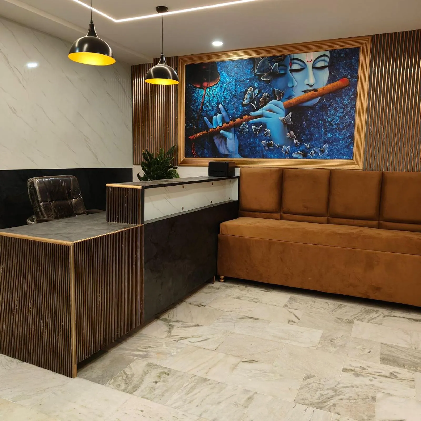 Seating area in Golden Oak- 5 min walk from golden temple